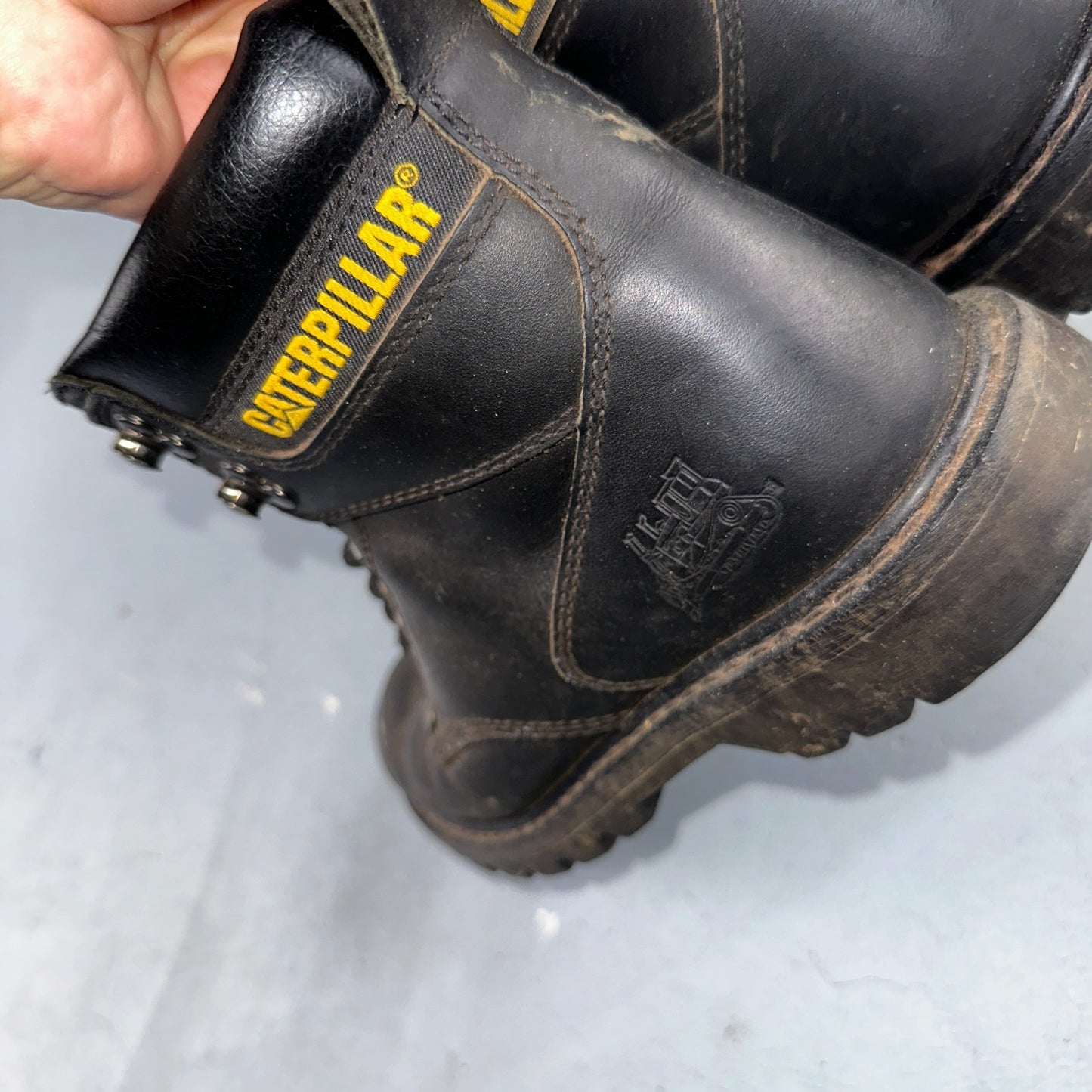 Caterpillar Men's Second Shift Work Boot Soft Toe Black Leather Size 8.5 CAT