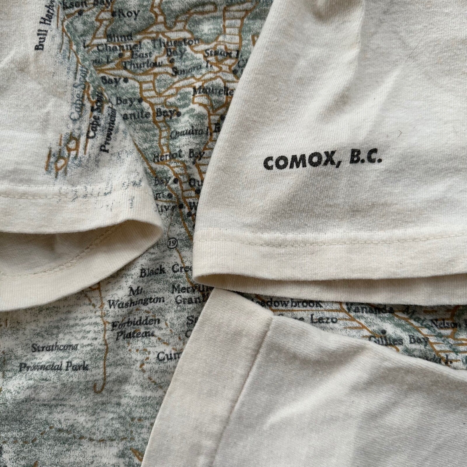 Vancouver Canada Vintage T Shirt 90s FOTL Cream Comox BC Map Travel Big Rap Tee
