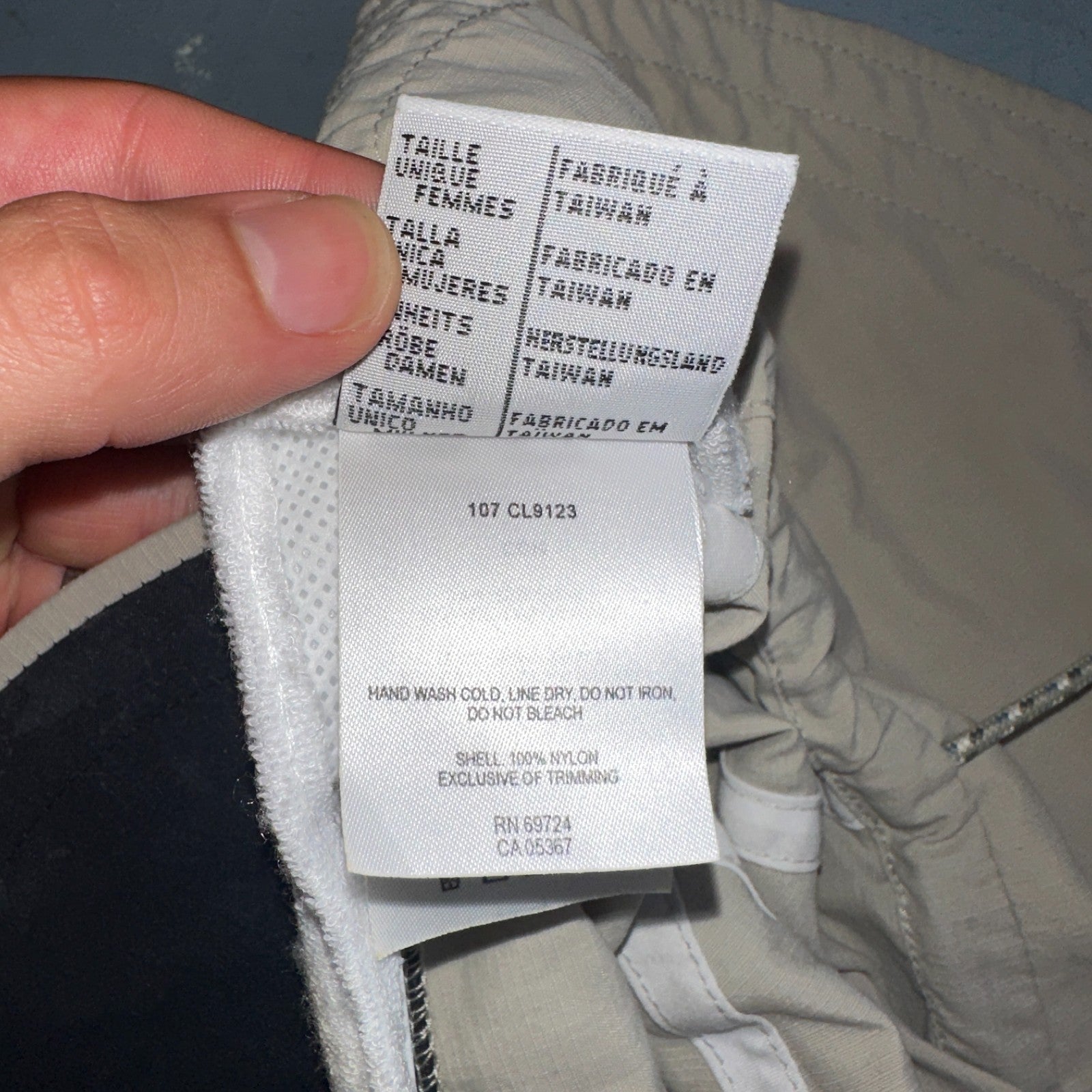 VTG Columbia Hat Cap Adult White Adjustable Wide Brim Neck Cover UPF 30