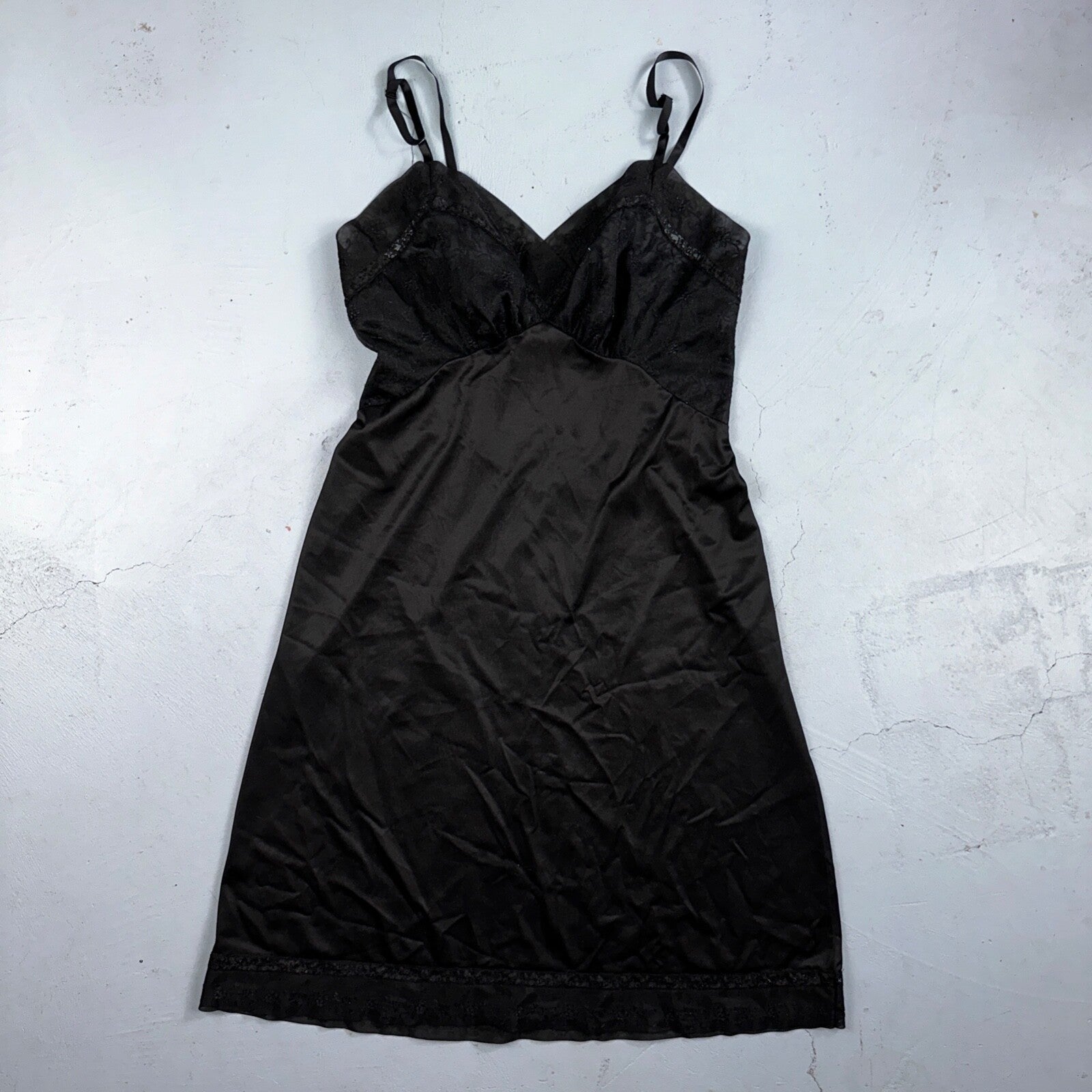 VTG Vanity Fair 1970s Lingerie Slip Dress Sleepwear Full Sweep Nightgown Lace