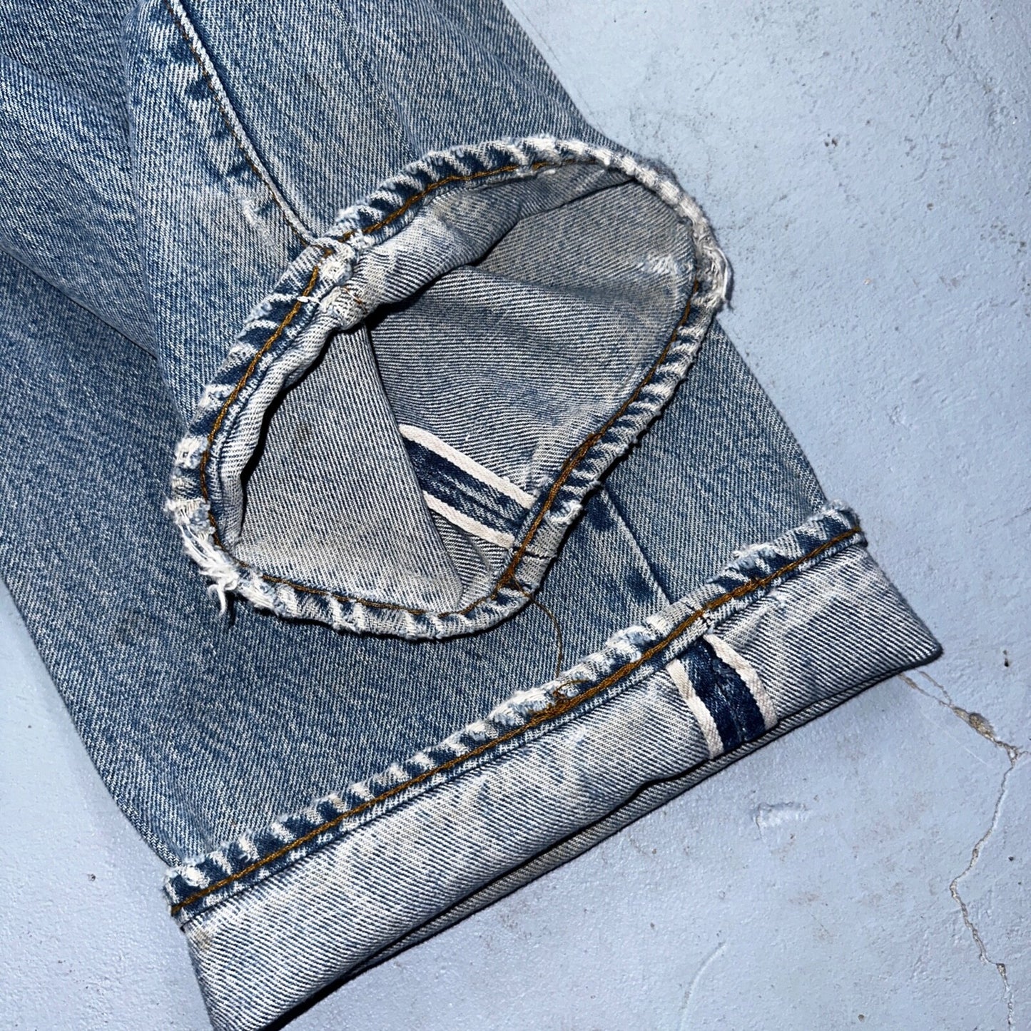 Levis 501 Vintage 80s Redline Selvedge USA XX Jeans Thrashed Light Act 30x33