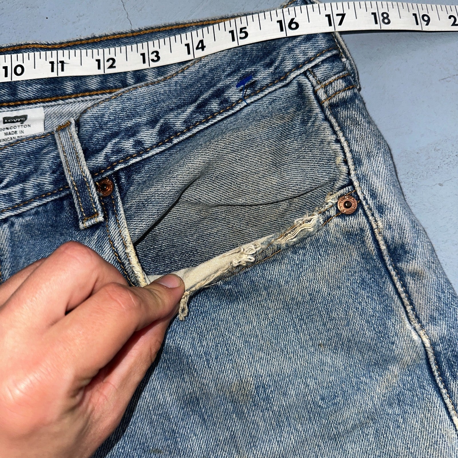 Levis 501 Vintage Y2K 90s XX Straight Leg Jeans Blue Light Wash 36x32 Act 33x30