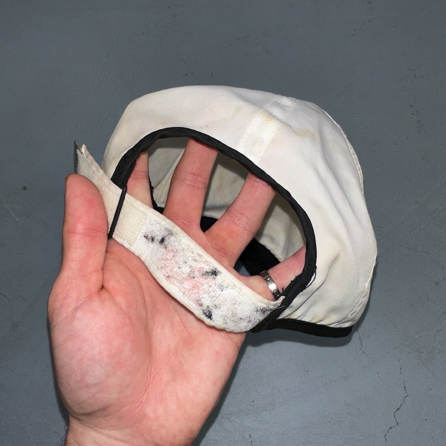 Nike Hat Cap Strap Back Black White Dri Fit Featherlight Golf Center Swoosh Run