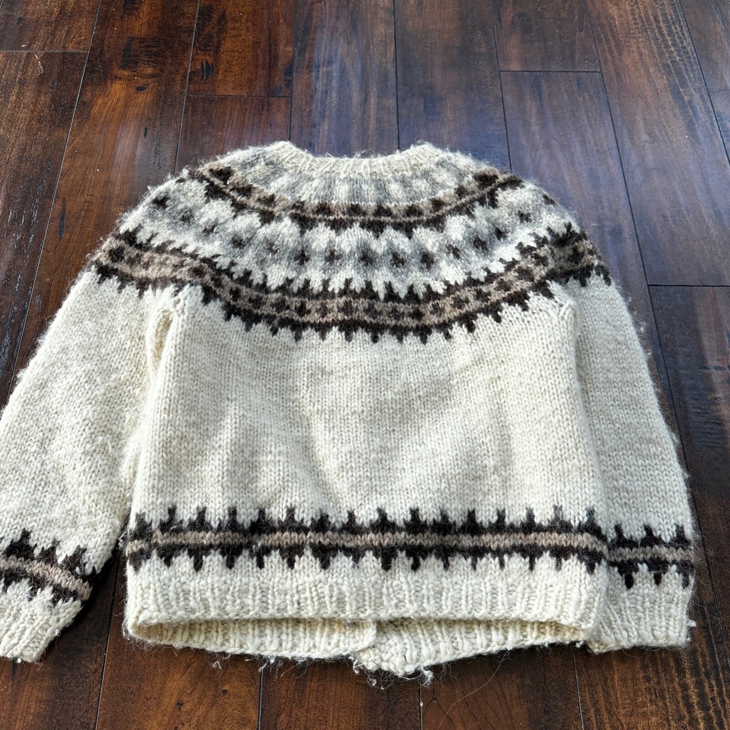 VTG Cardigan Sweater WOOL? Scandinavian Snowflakes Heavy Warm 80s Cute