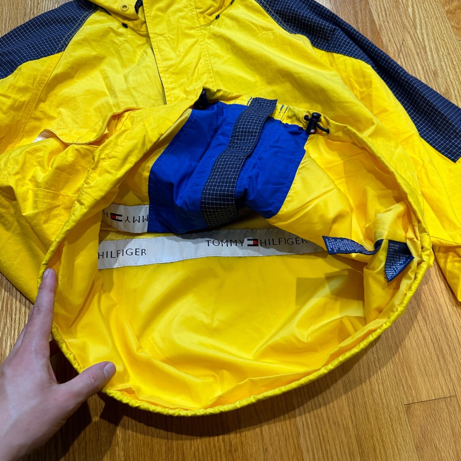 VTG 90s Tommy Hilfiger Yellow Lightweight Full Zip Rain Wind Jacket Sailing Boat