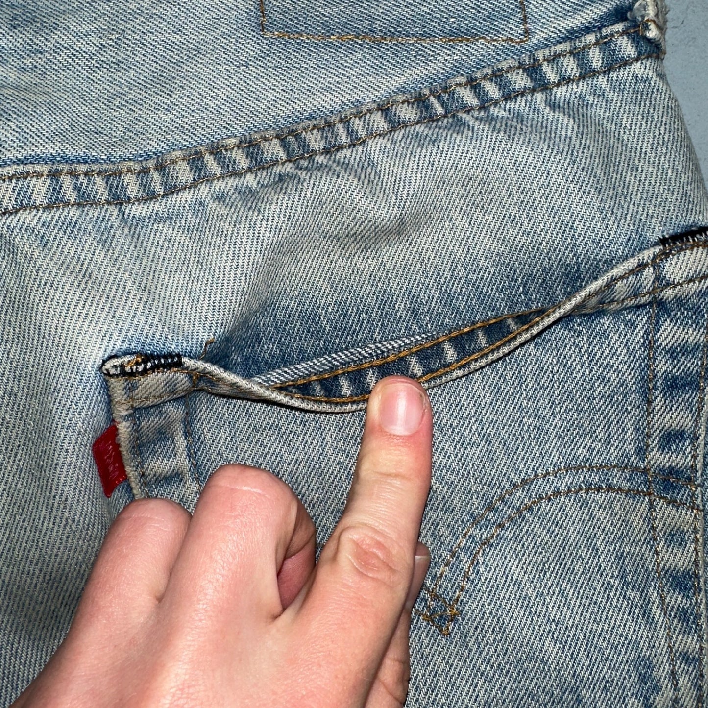 Levis 501 Vintage 80s Redline Selvedge USA XX Jeans Light Wash 29x34 Act 27x28