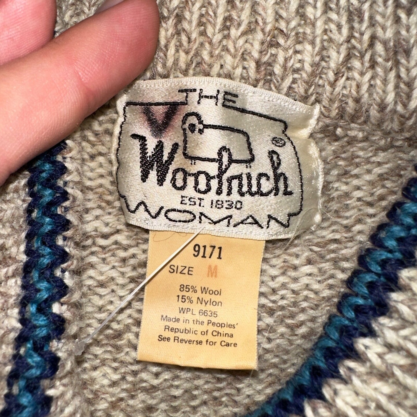 Vintage Woolrich Women's Sweater Size M 85% Wool Chunky Knit Crew Neck Long Slv