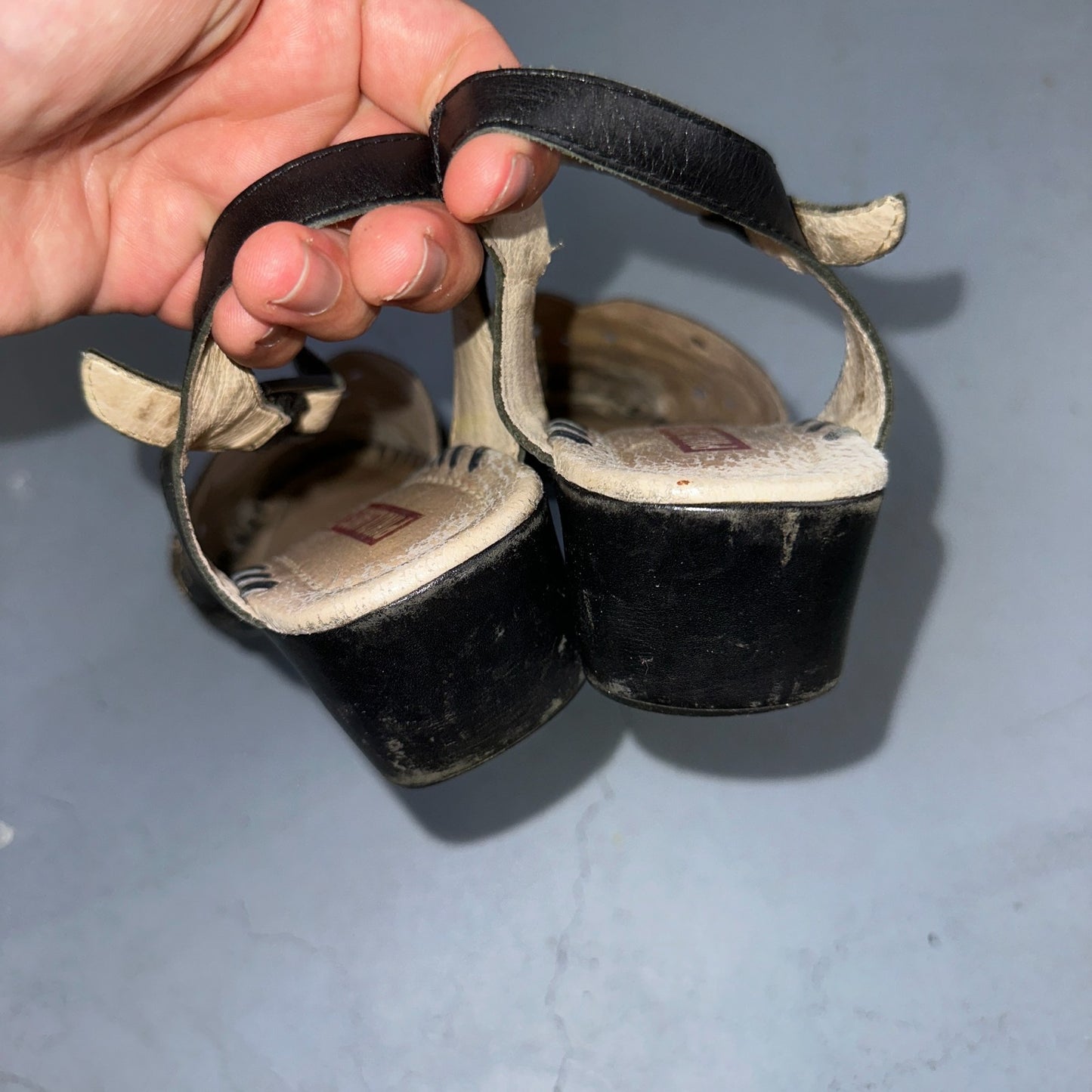 Pikolinos Jerez Black & Tan Perforated Leather Shoes EU 40 Sandal Small Heel