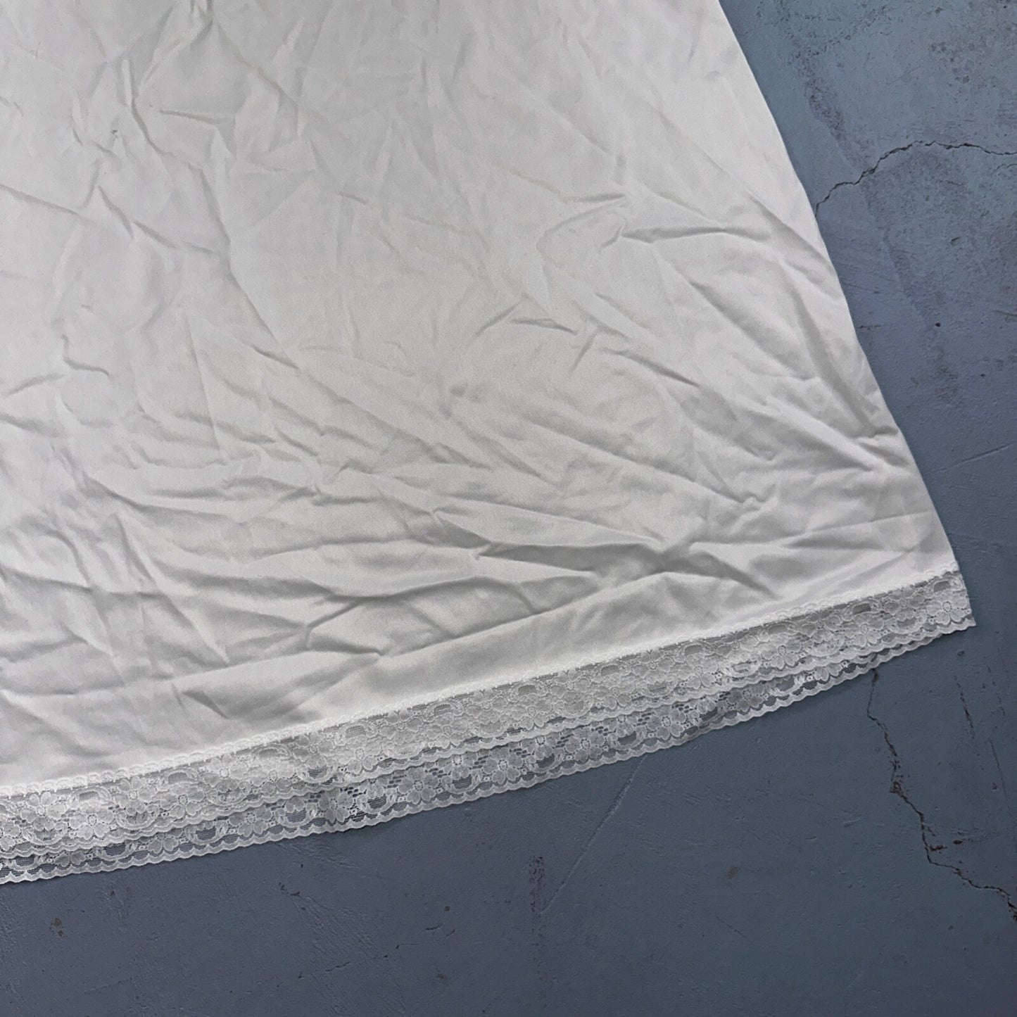 Vintage 1970s Vanity Fair Slip Dress Sleepwear Full Sweep Nightgown Lace 70s