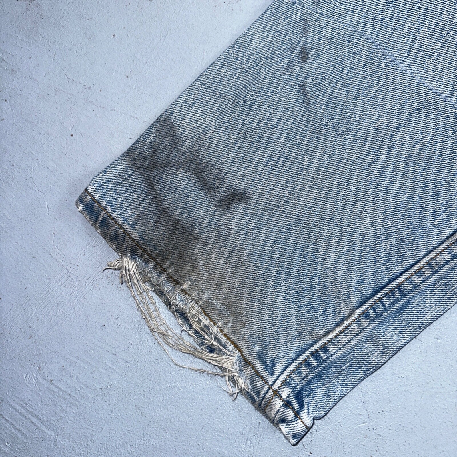 Levis 501 Vintage 90s USA XX Straight Leg Jeans Blue Thrashed 34x34 Act 33x32