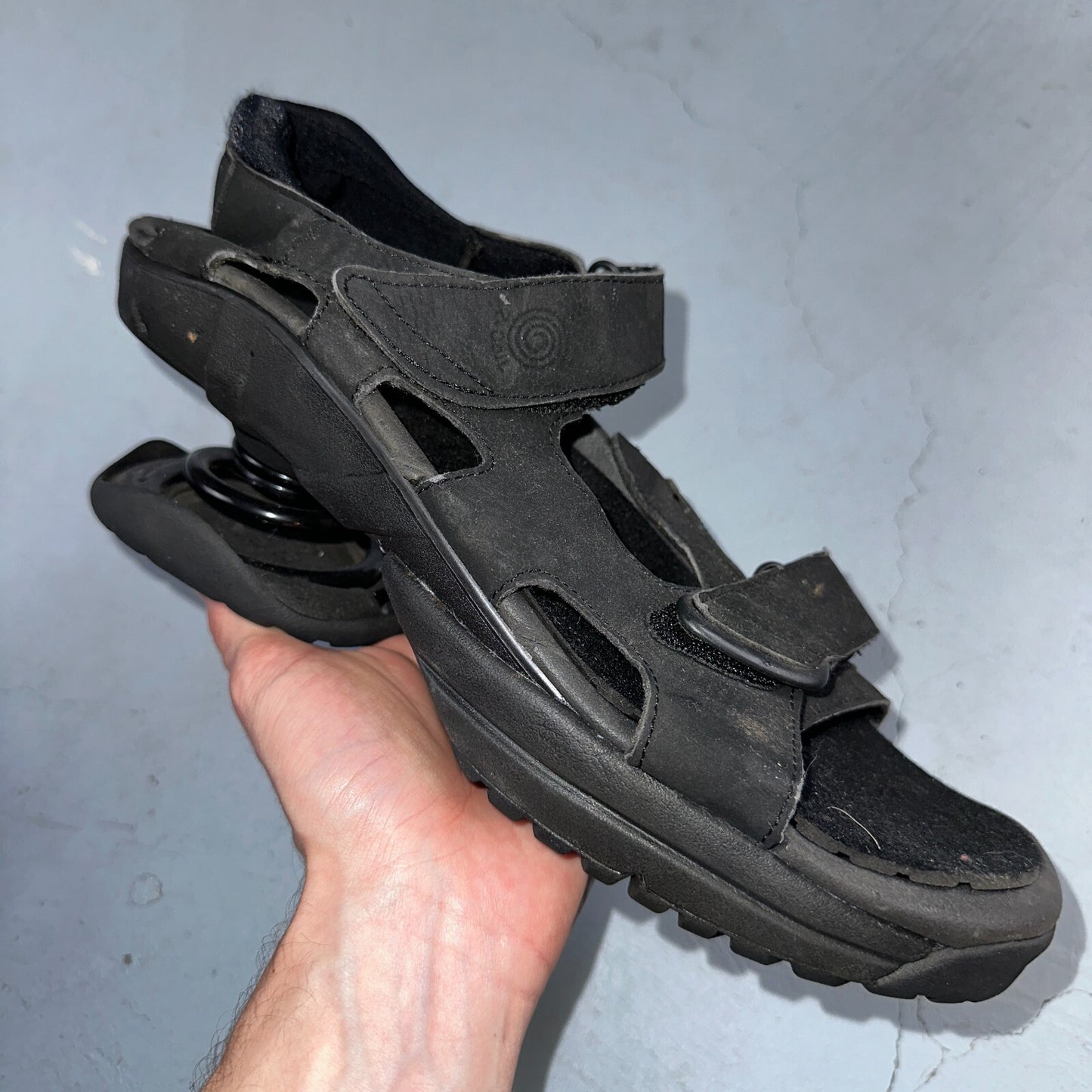 Z-Coil Sidewinder Strappy Sandals Black Shoes Women Size 11 Pain Releif Footwear