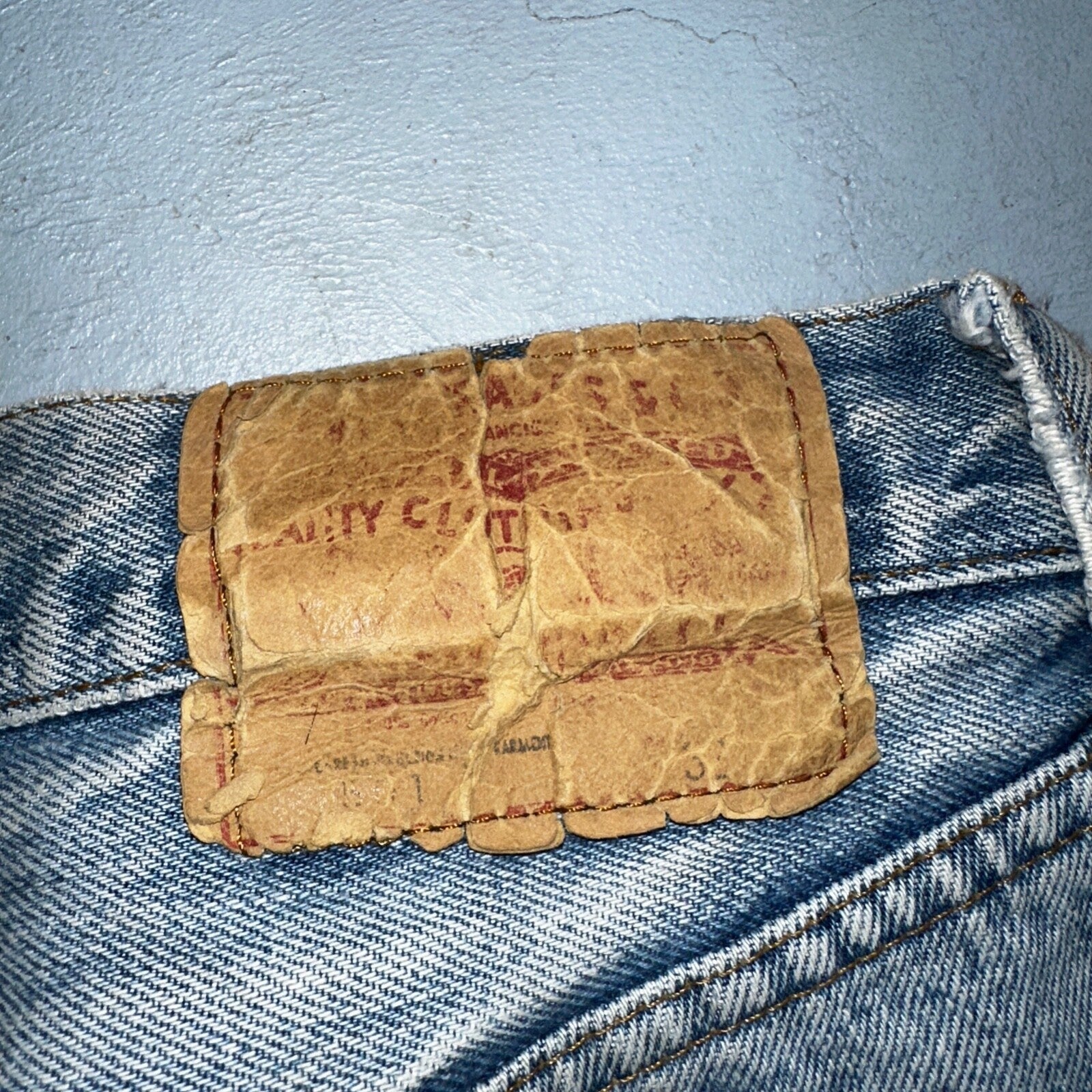 Levis 501 Vintage 80s Redline Selvedge USA XX Jeans Med Wash 32x36 Act 30x31