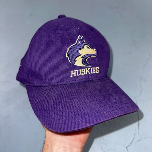 Nike VTG Washington Huskies Hat Cap Flex Fit Purple NCAA Team 90s Y2K
