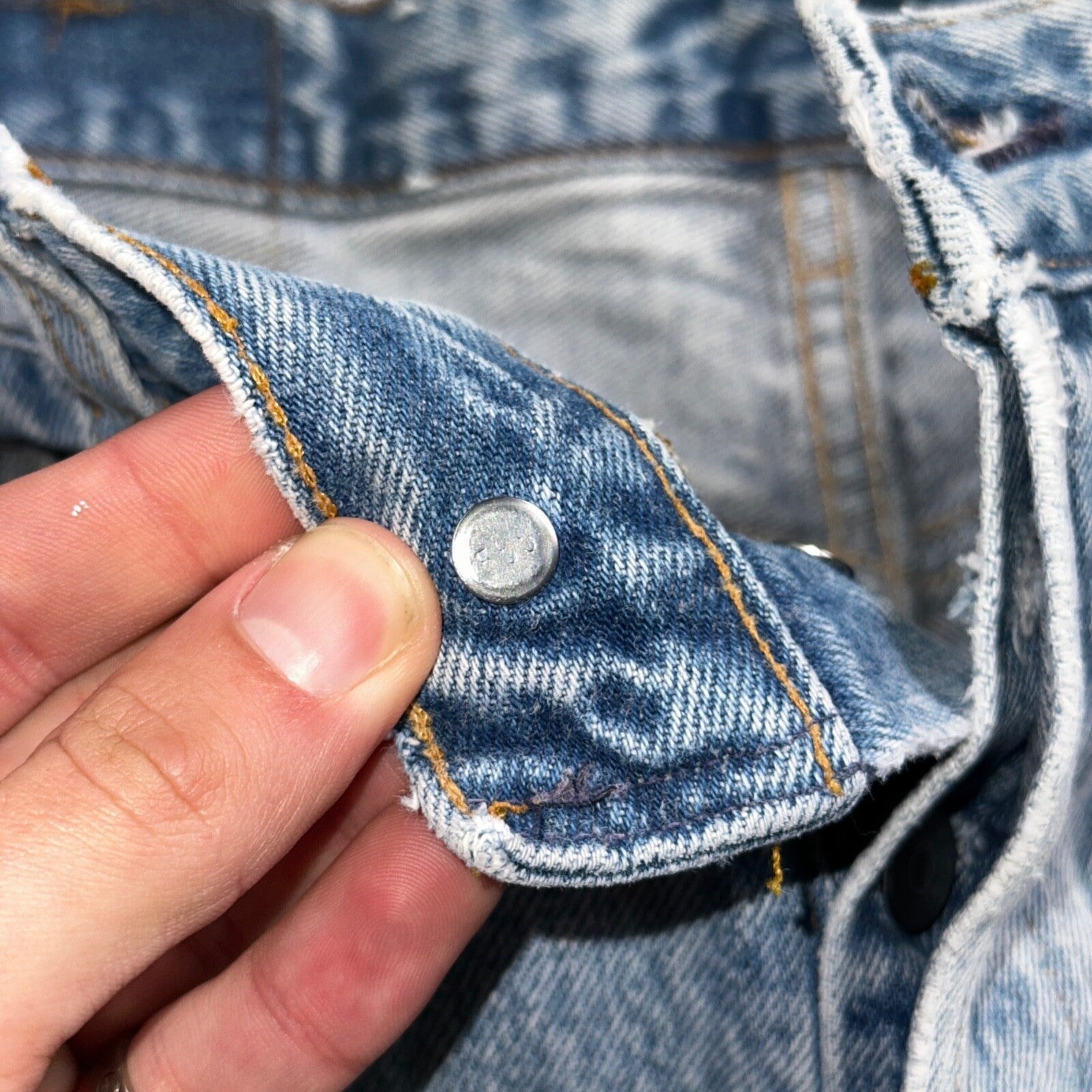 Levis 501 Vintage 90s USA XX Straight Leg Jeans 33x36 Light Wash Act 30x30