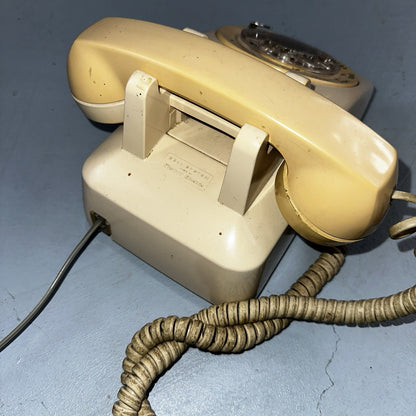 Vintage Bell System Western Electric Rotary Dial Desk Phone 500DM White Yellow