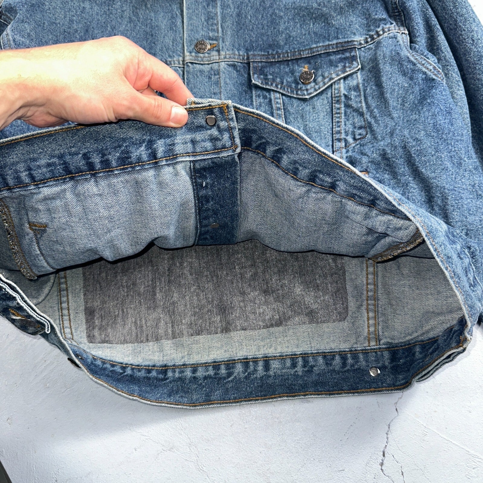 Crusin USA Cars Vintage 1980s Embossed Men's Denim Jacket Sz L Trucker Muscle