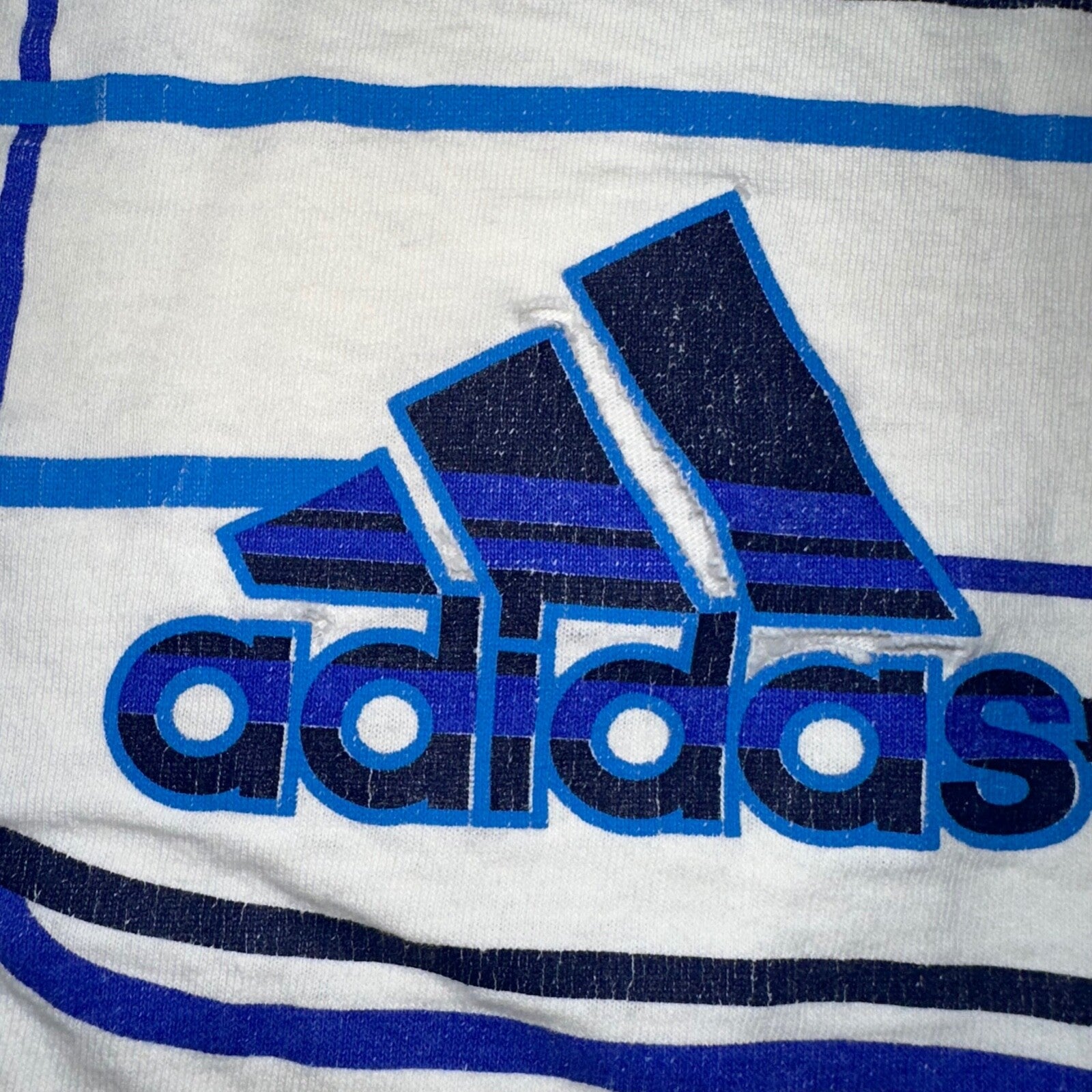 Adidas White Short Sleeve Vintage T Shirt Logo Thrashed 90s Y2K Cut Torn Rap