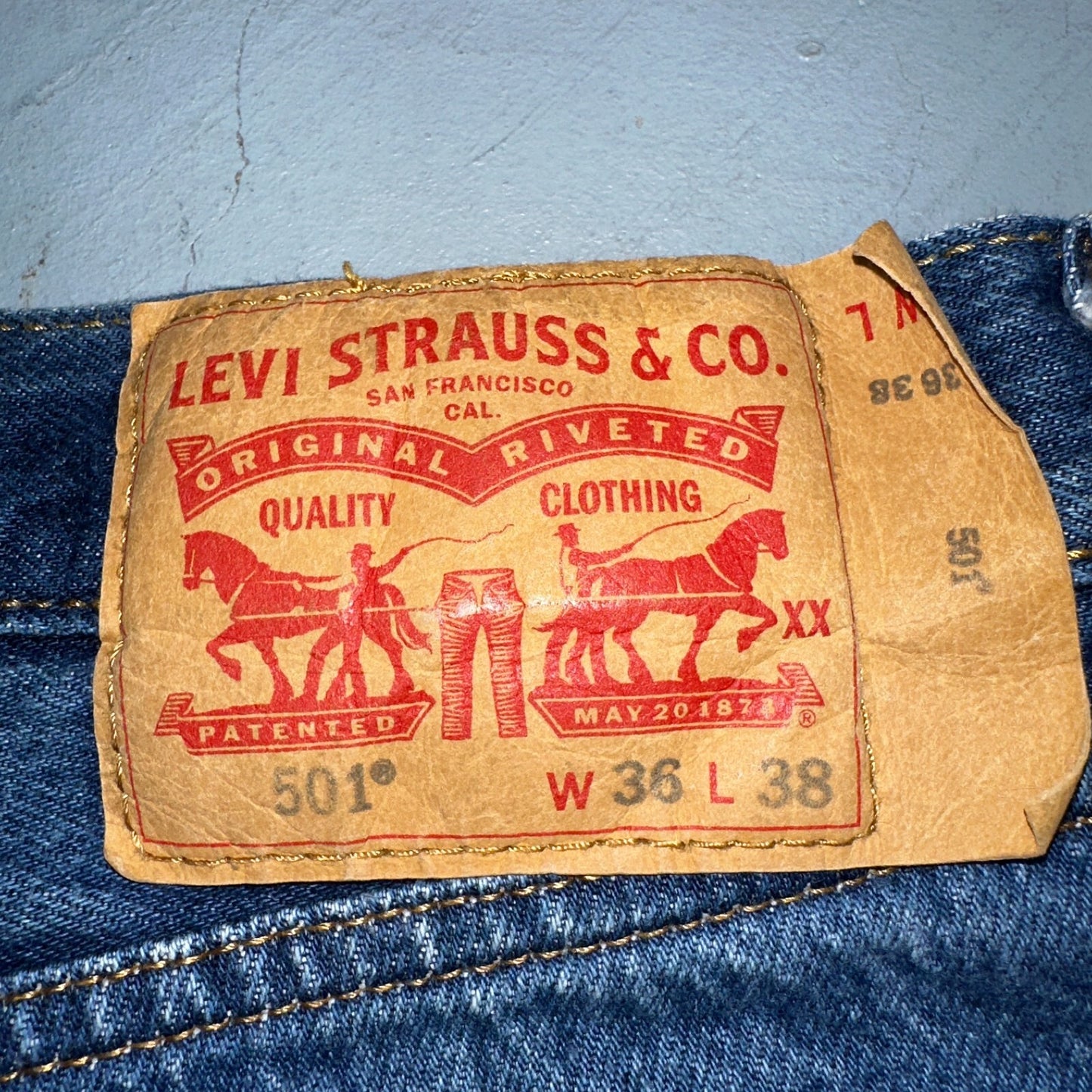 Levis 501 Y2K XX Straight Leg Jeans Blue VTG Med Wash 36x38 Act 33x33