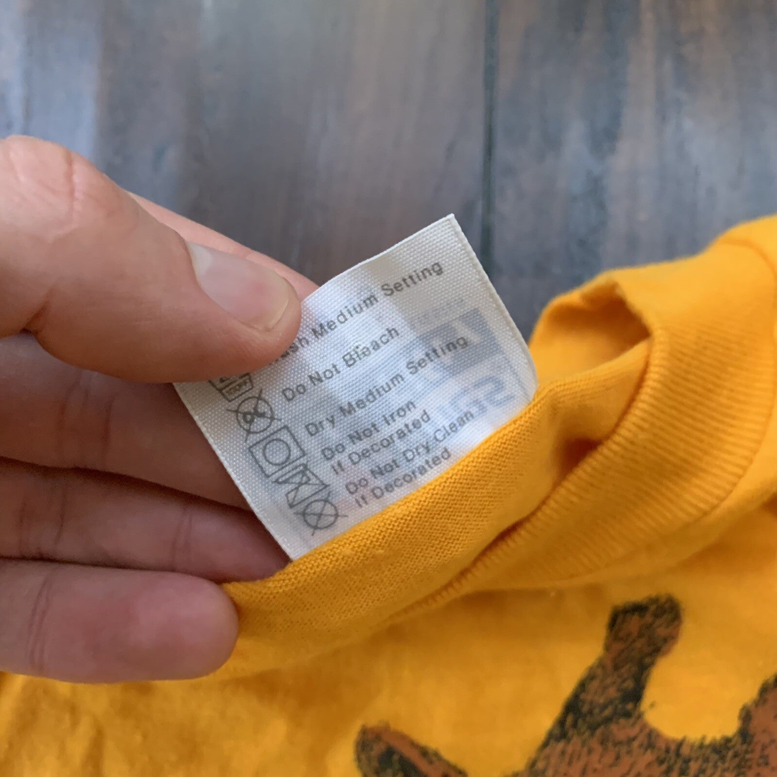 Love Giraffe Vintage Hanes T Shirt 80s 90s Gold Animals Wild Life Lions Rap Cool