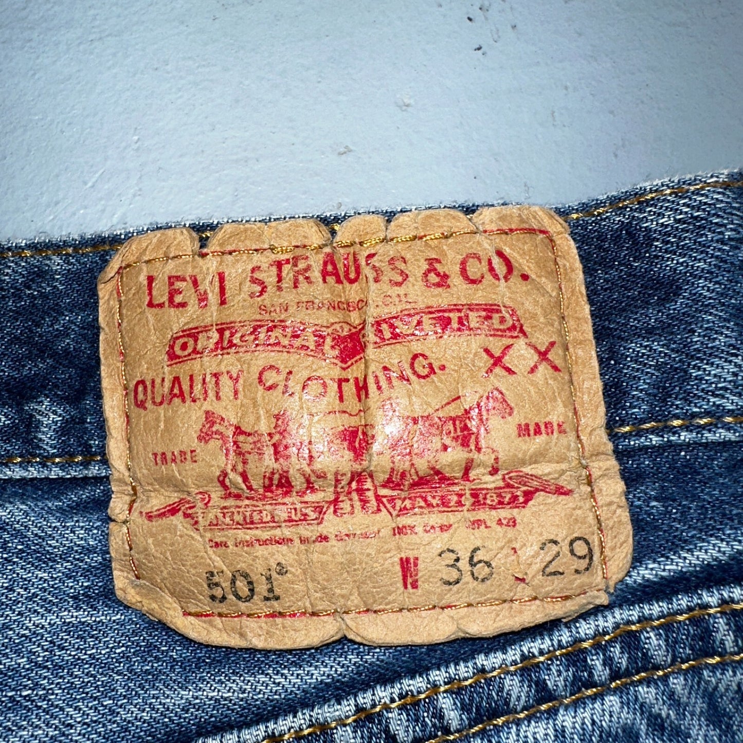 Levis 501 Vintage Y2K Mexico Straight Leg Jeans 36x29 90s Med Wash Act 35x28