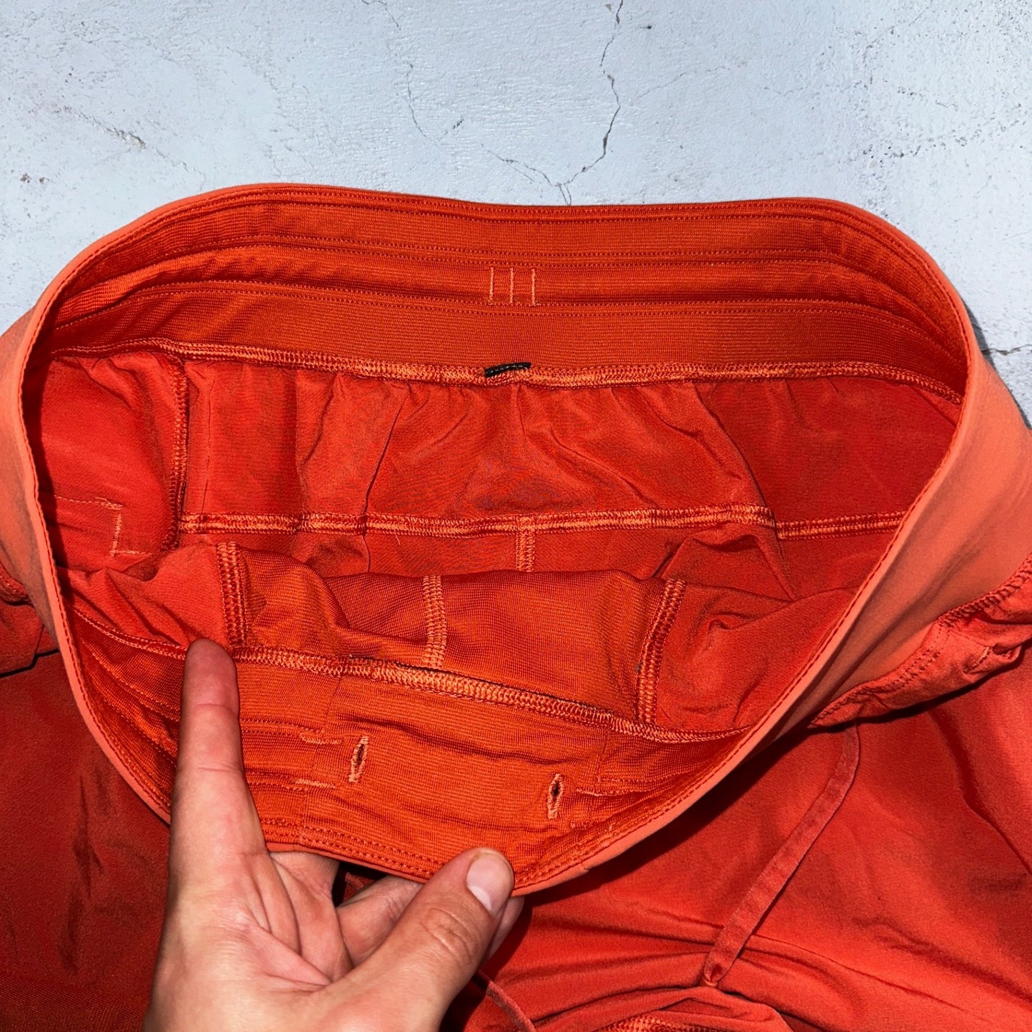 Mens Lululemon License to Train Linerless Short Autumn Red Orange Cut Tag M ?