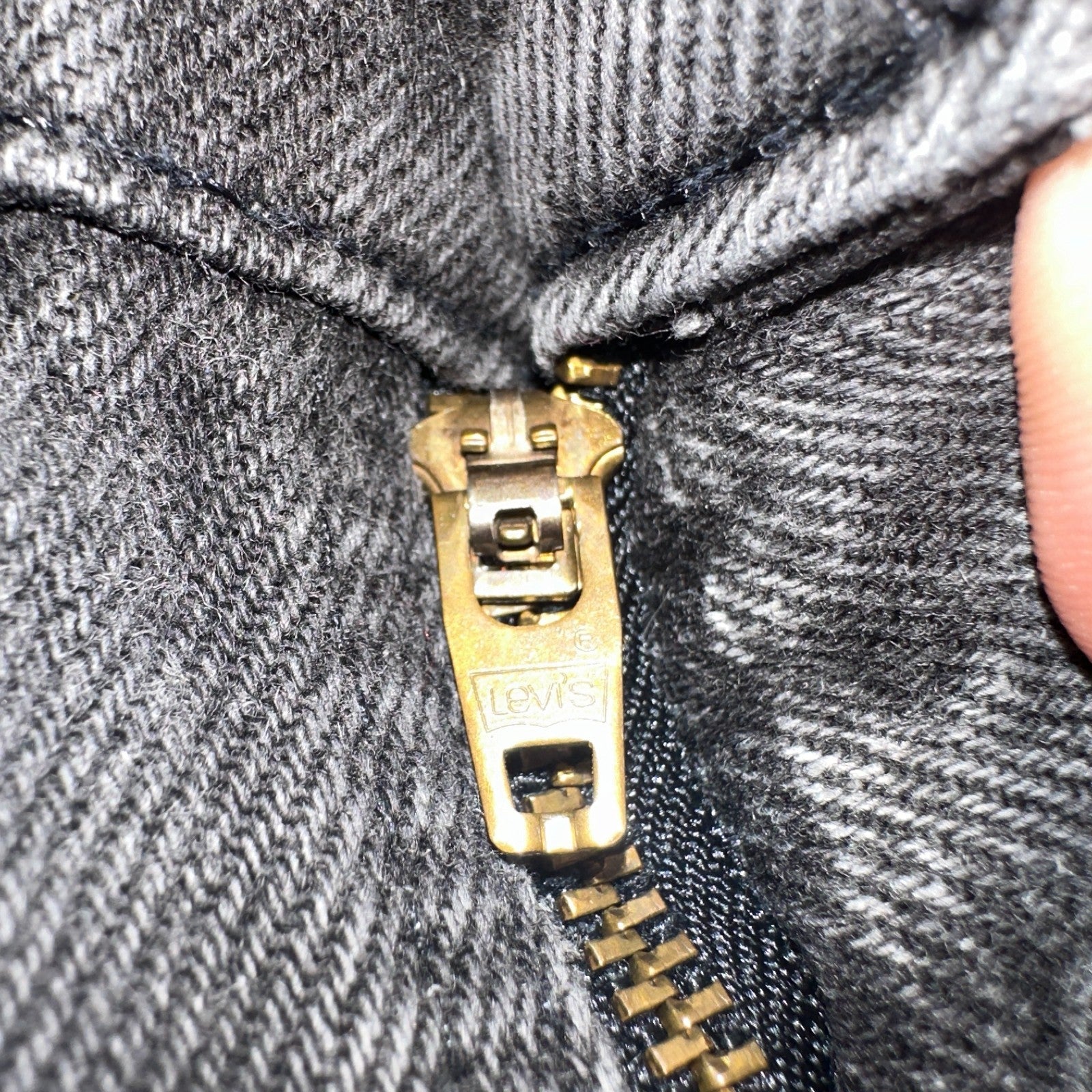 Levis 505 Vintage 90s USA Red Tab Jeans 36x32 Black Light Wash Act 34x27