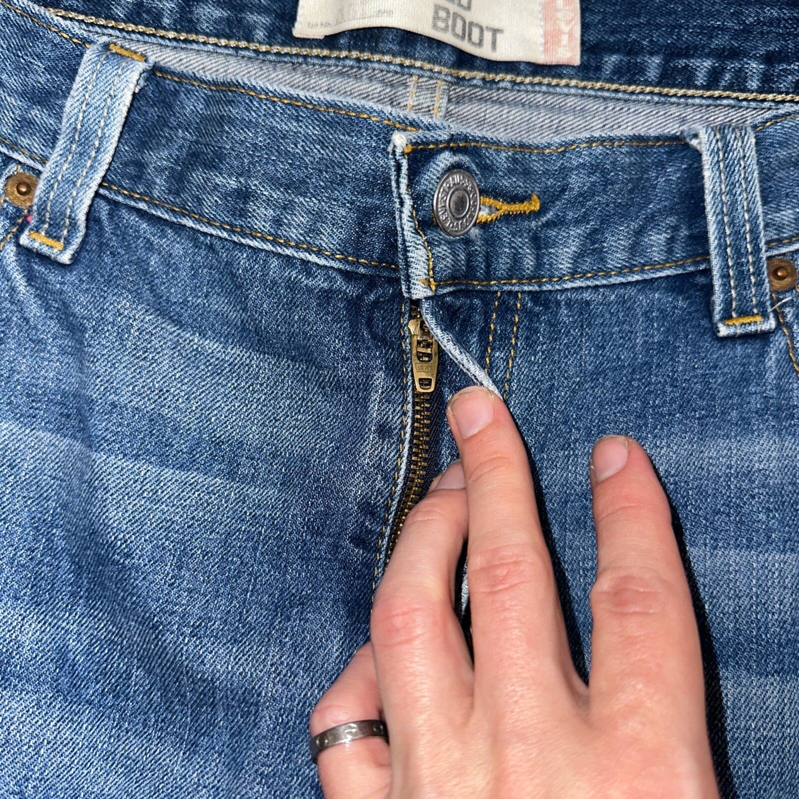 Vintage Levis 557 Jeans Mens 38x30 Blue Relaxed Boot Fit Cowboy Tag Size 37x25