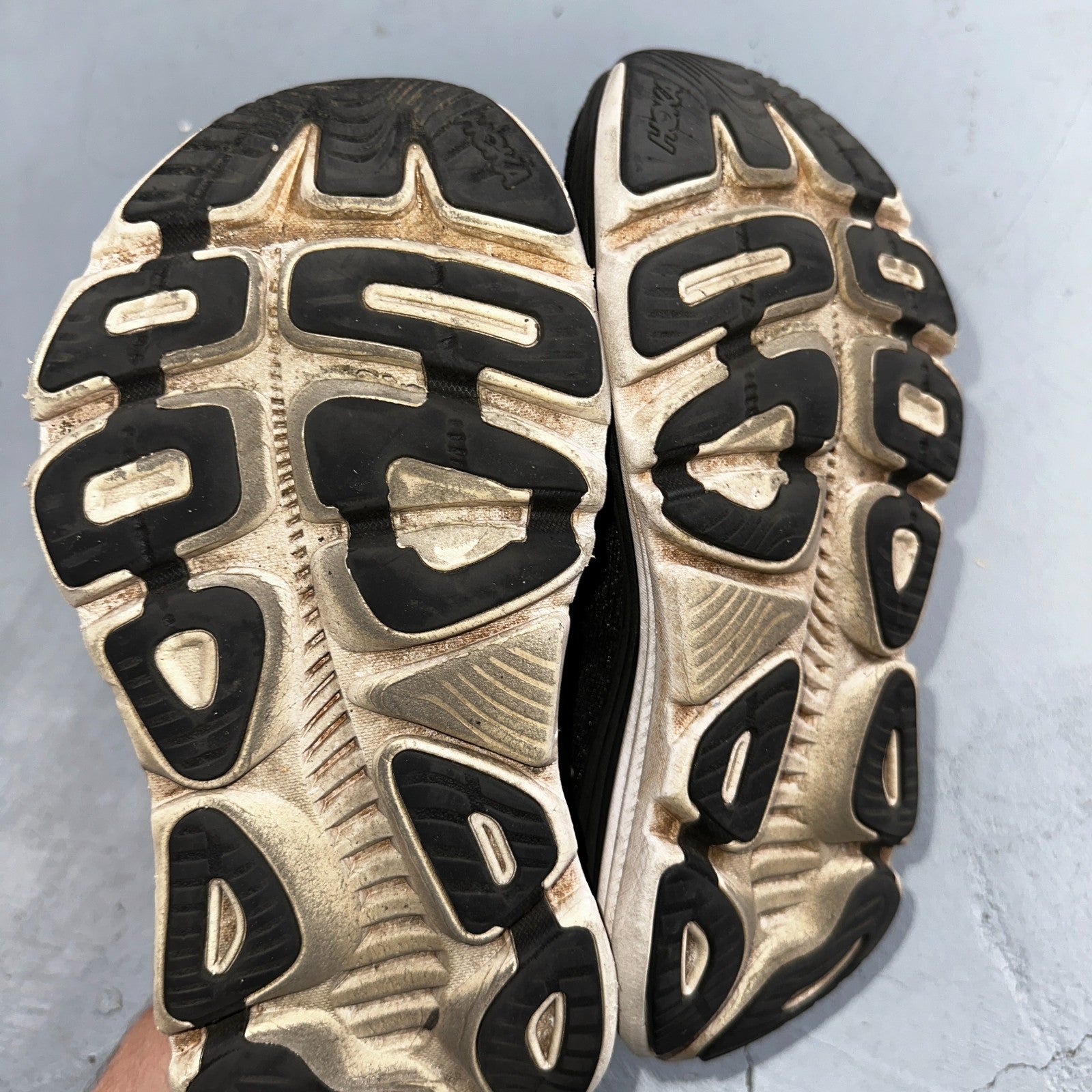 Hoka One One Womens Gaviota 5 1134235 BWHT Black Running Shoes Size 7 D