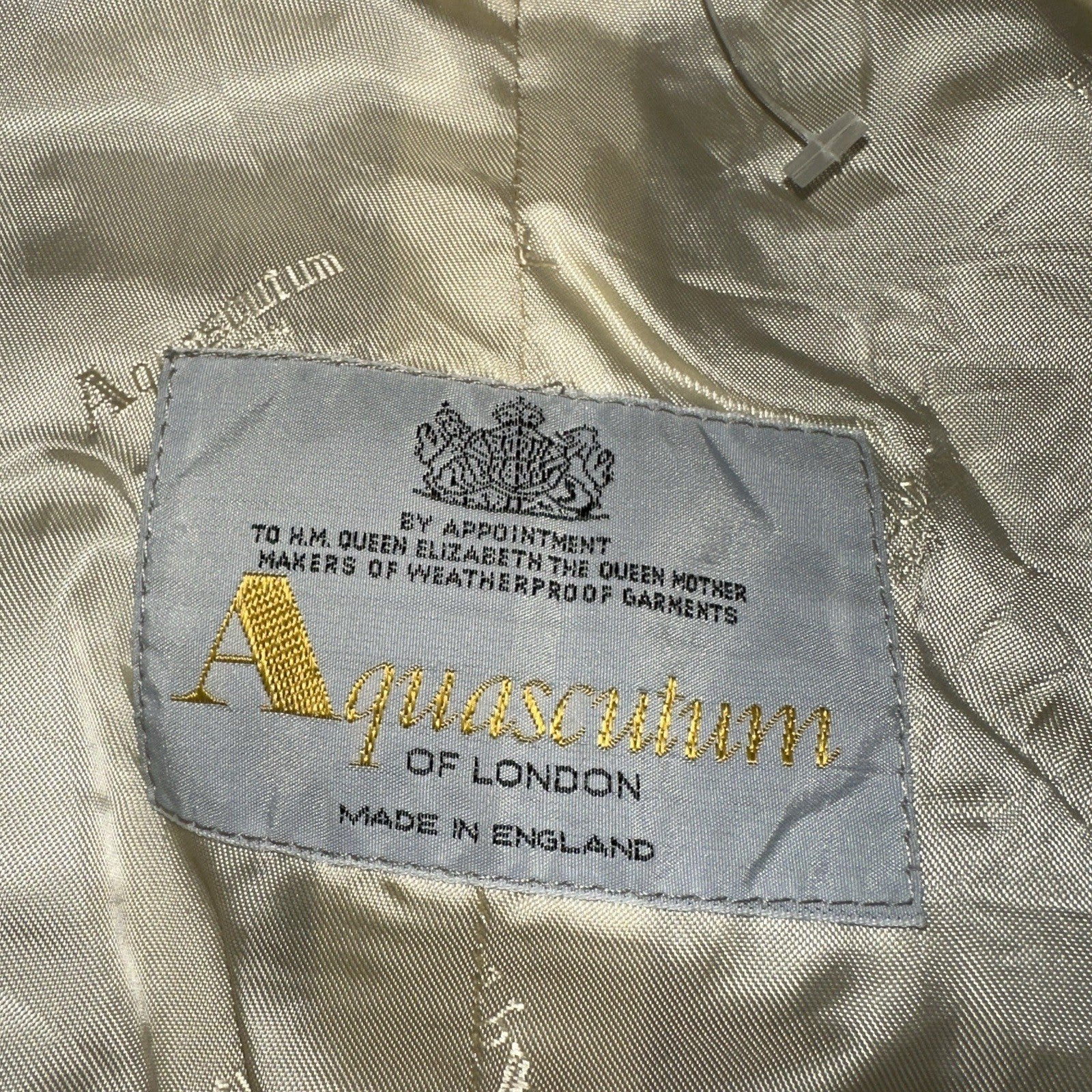 AQUASCUTUM Men's Long Button Up Beige Trench Coat UK 42 Pre-Loved Classic Belted