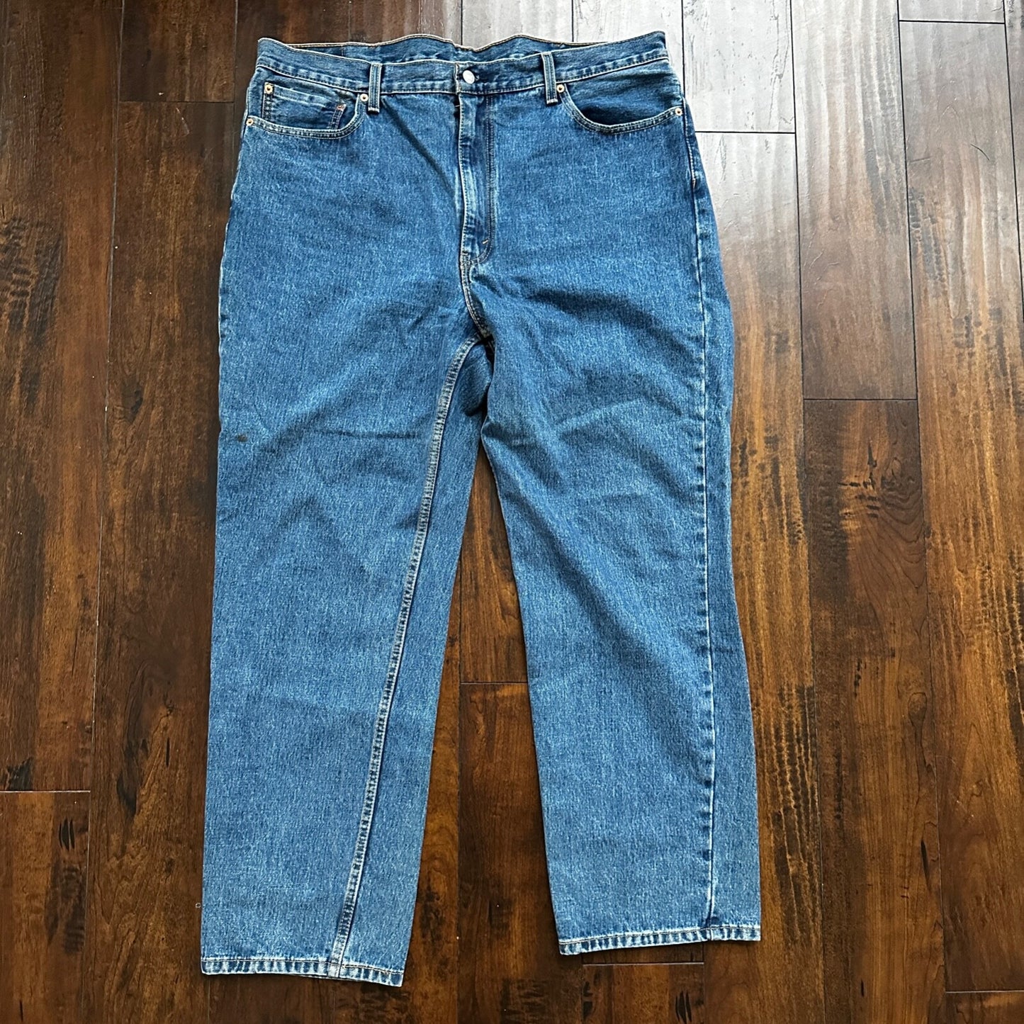 Levis 550 Denim Jeans Relaxed Fit Tapered Leg 42x32 Act 42x31 Med Wash