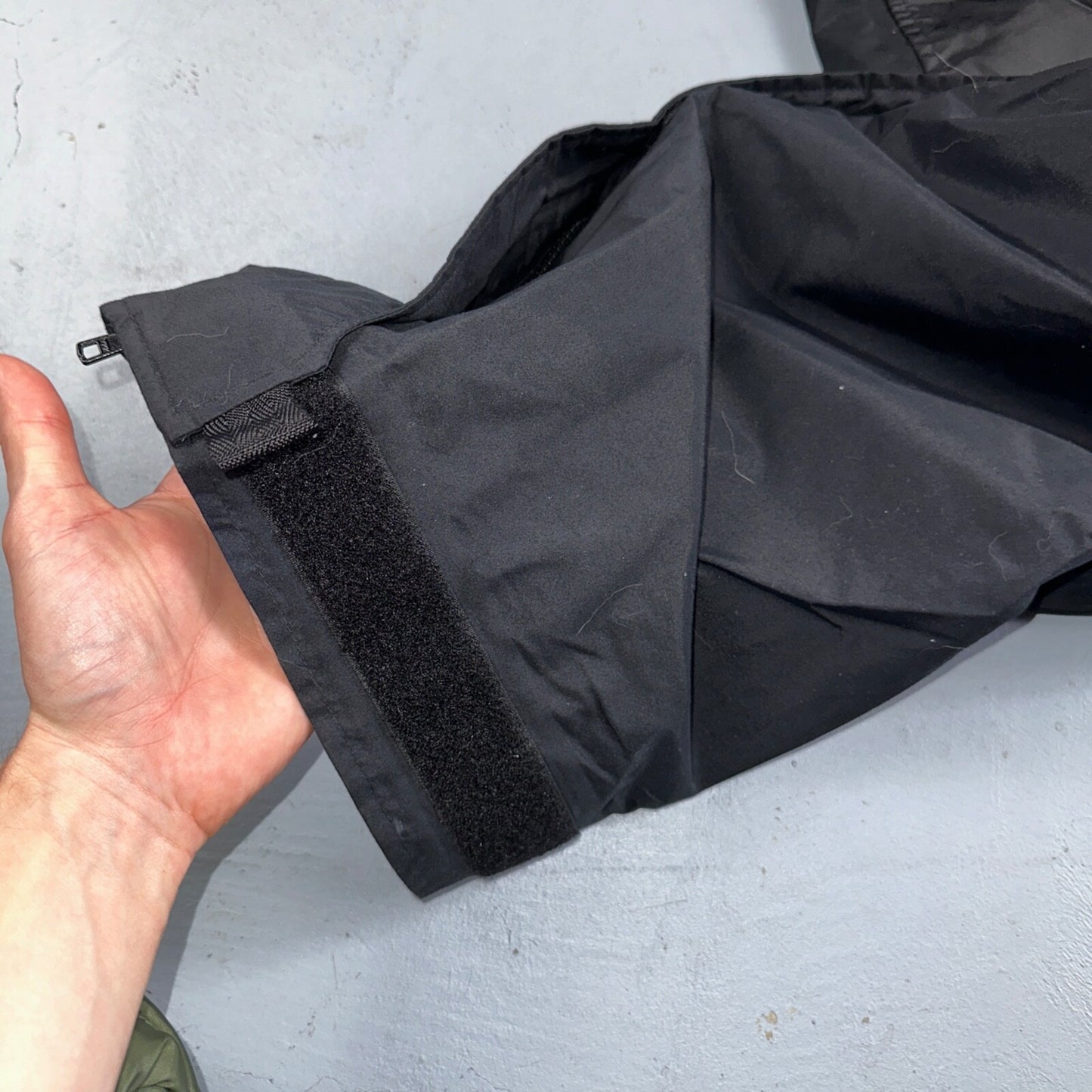 Cabelas Black Lined Mens Pants Rain Pants XL Reg Golf Double Knee Nylon