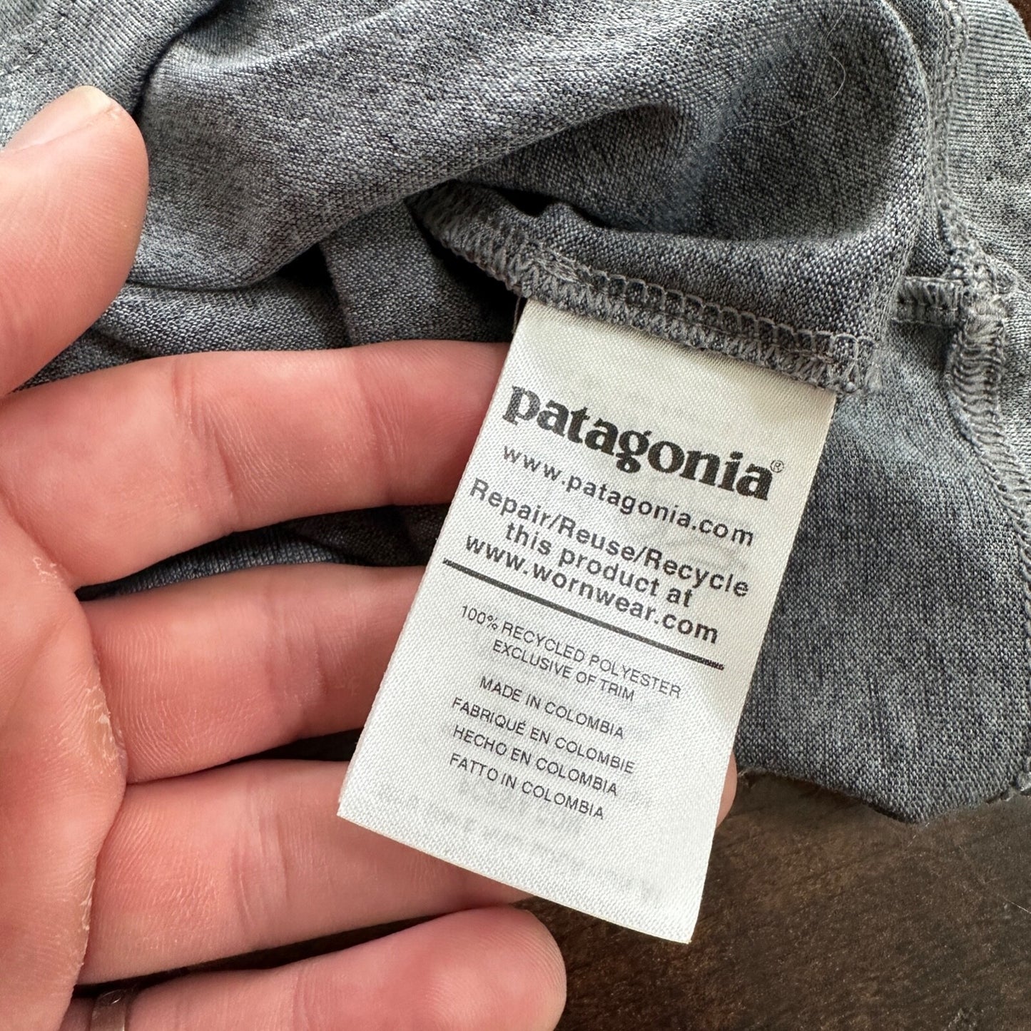 Patagonia Gray Pocket T Shirt Medium Slim Fit Fish Nordstrom Gym Hiking Cool