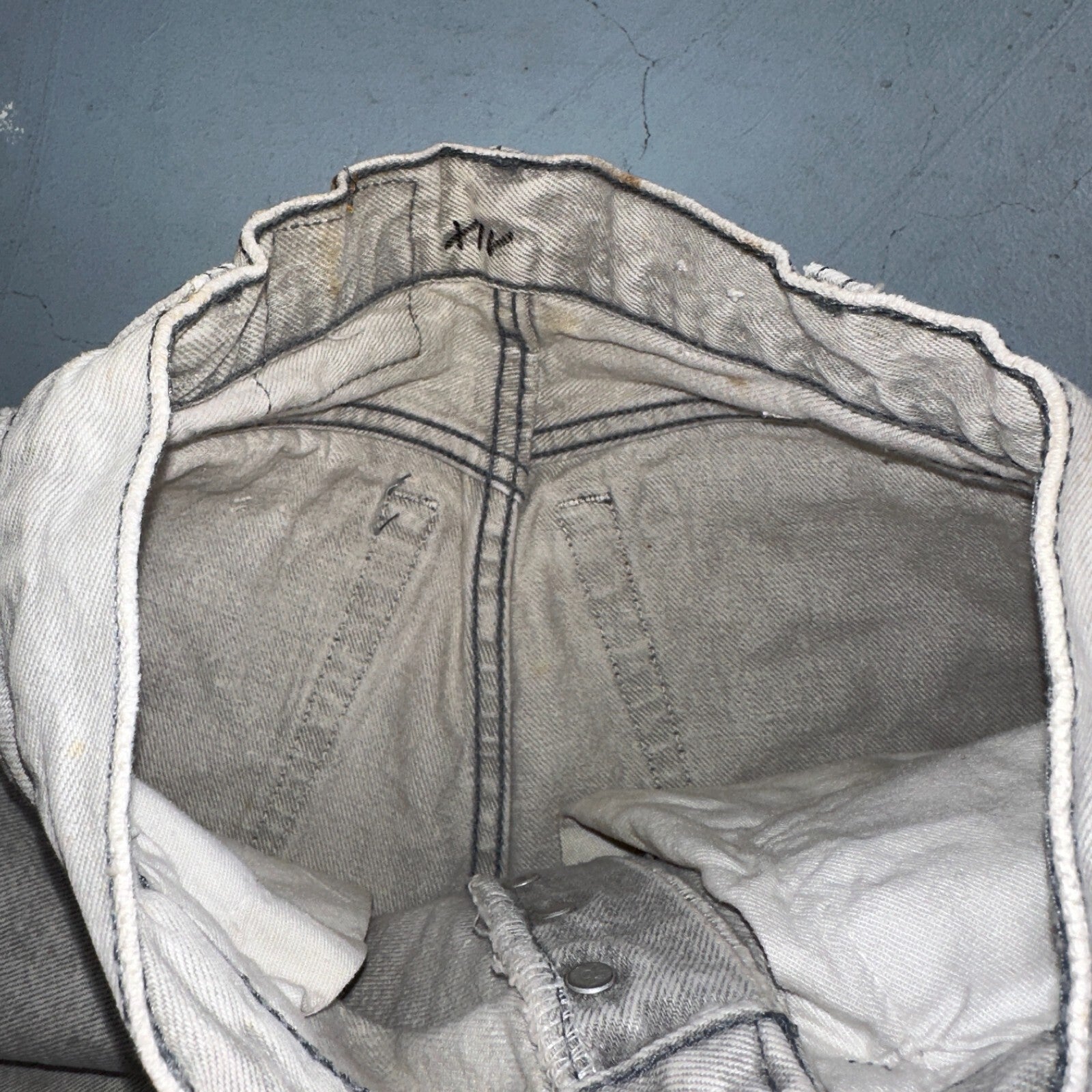 Levis 501 Vintage Jeans Women's Size 5 Gray Button Fly 22x29 USA Acid Wash