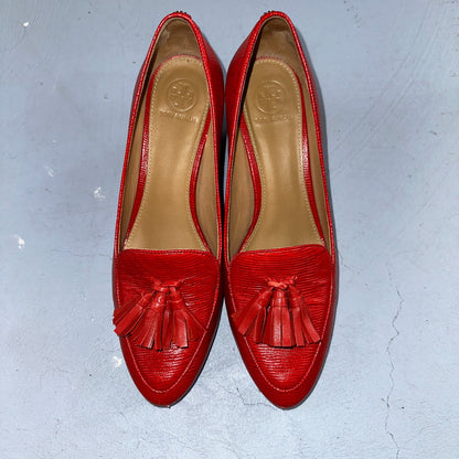 Tory Burch Kira Embossed Leather Red Tasseled Pumps Women Sz 9 Gold Charm