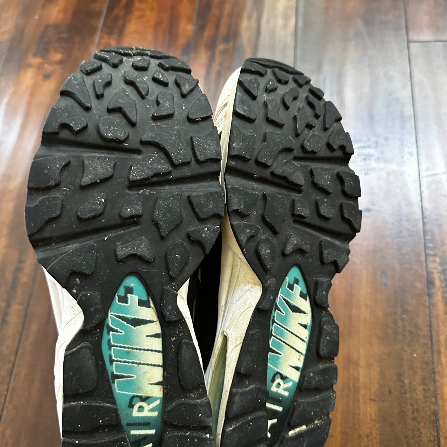 Nike Sneakers Womens 8.5 White Green Air Max 93 Dusty Cactus Athletic 307167-100