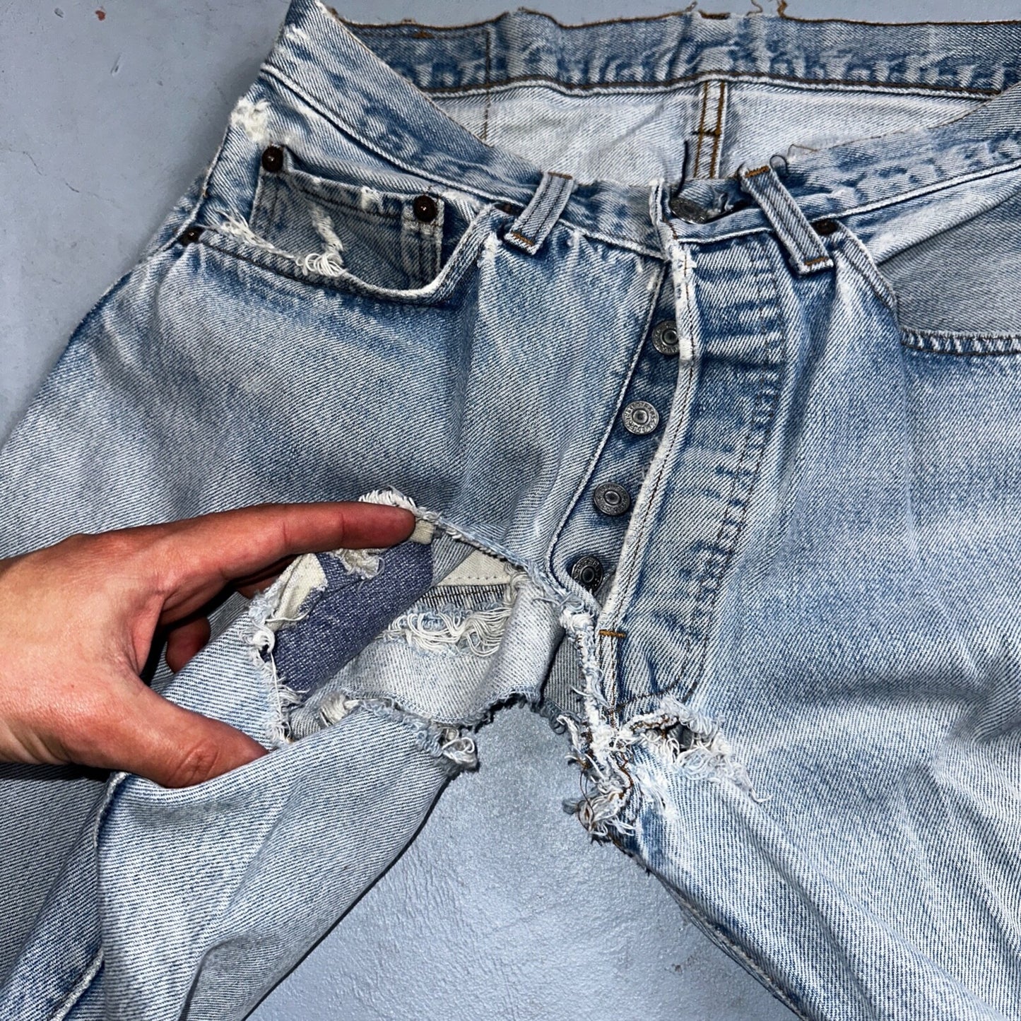 Levis 501 Vintage 80s Redline Selvedge USA XX Jeans Light Wash 30x38 Act 28x33