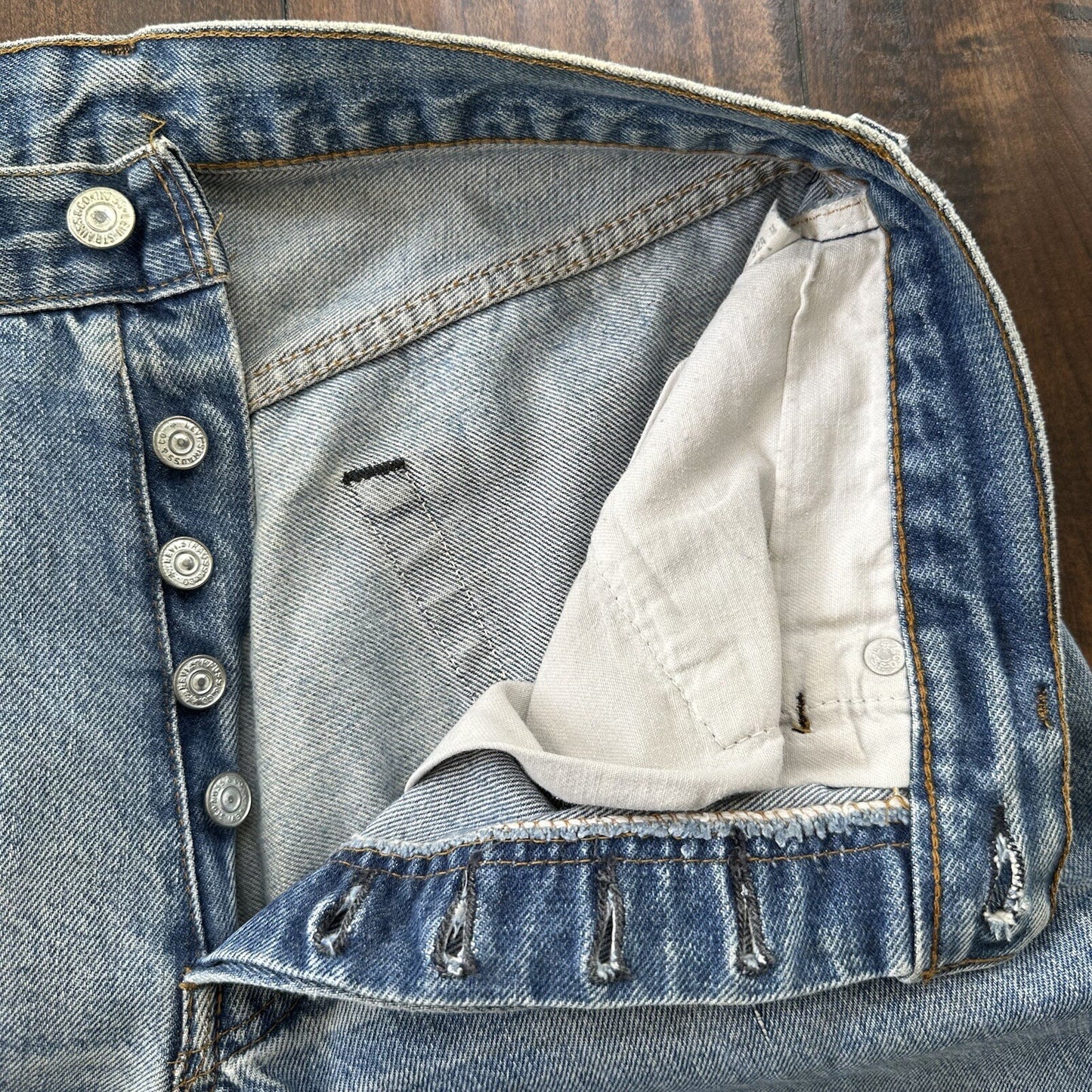 Levis Vintage 80s Redline Selvedge USA 501 Light Wash Jeans 70s 31x36 Act 28x31