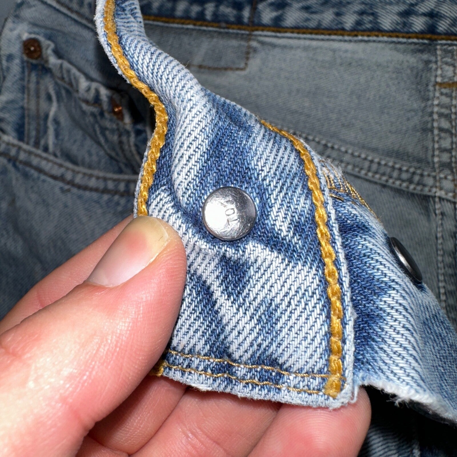 Levis 501 Vintage Y2K XX Straight Leg Jeans 33x34 Light Wash 2000s Act 31x32