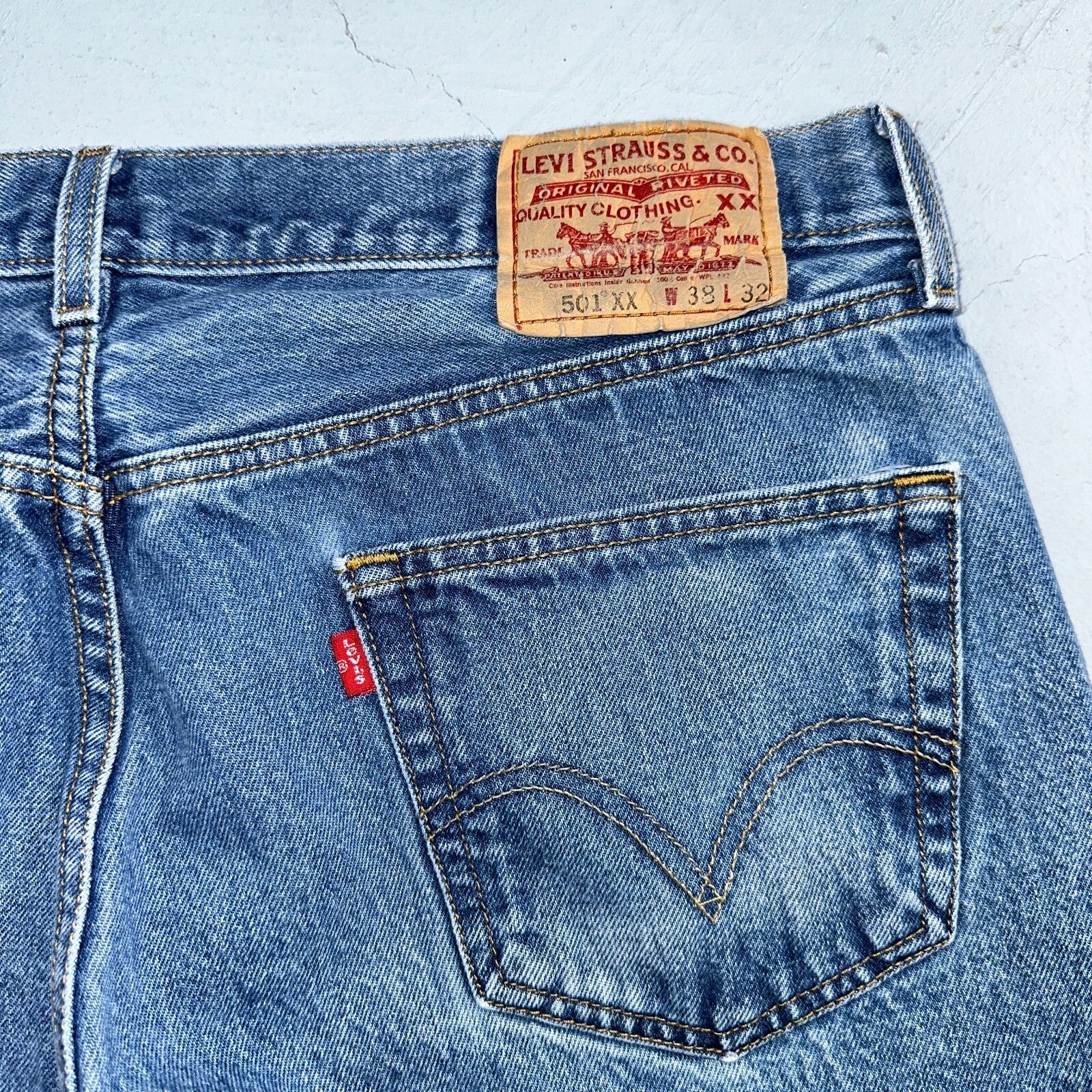 Levis 501 Vintage Y2K Mexico Straight Leg Jeans 38x32 90s Med Wash Act 36x28