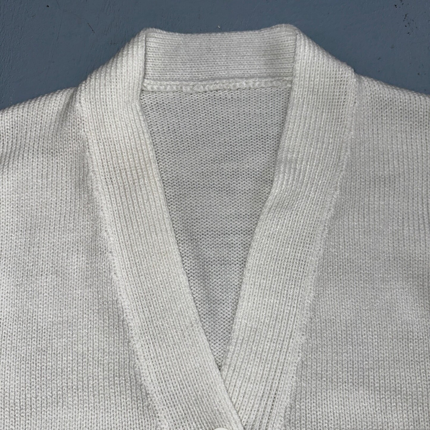 Vintage 1970s 70s White Basic Cardigan MCM Rockabilly Simple Acrylic 80s Preppy