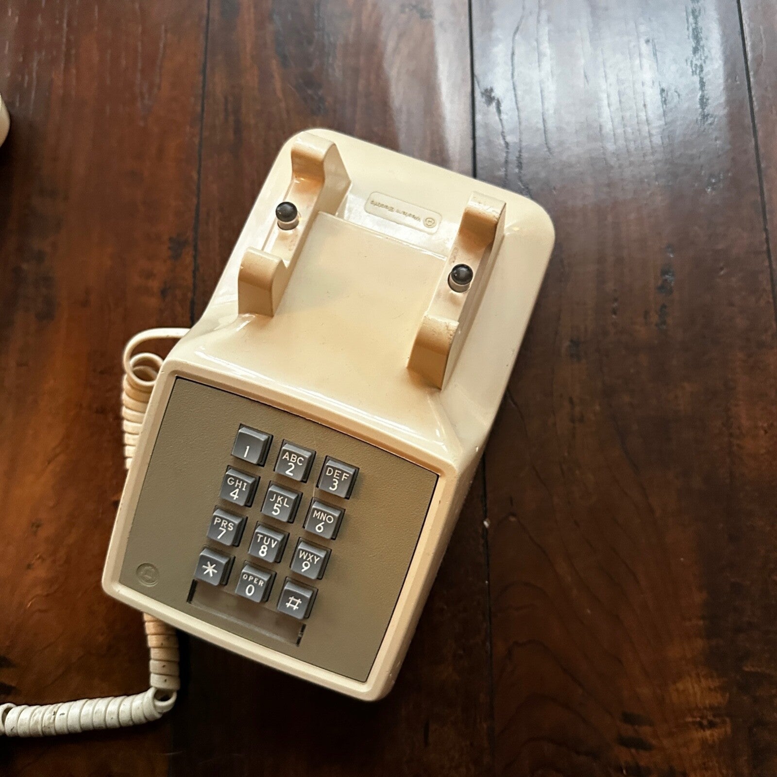 Beige Western Electric Bell System 2500 DM Desk Telephone Push Button Dialing