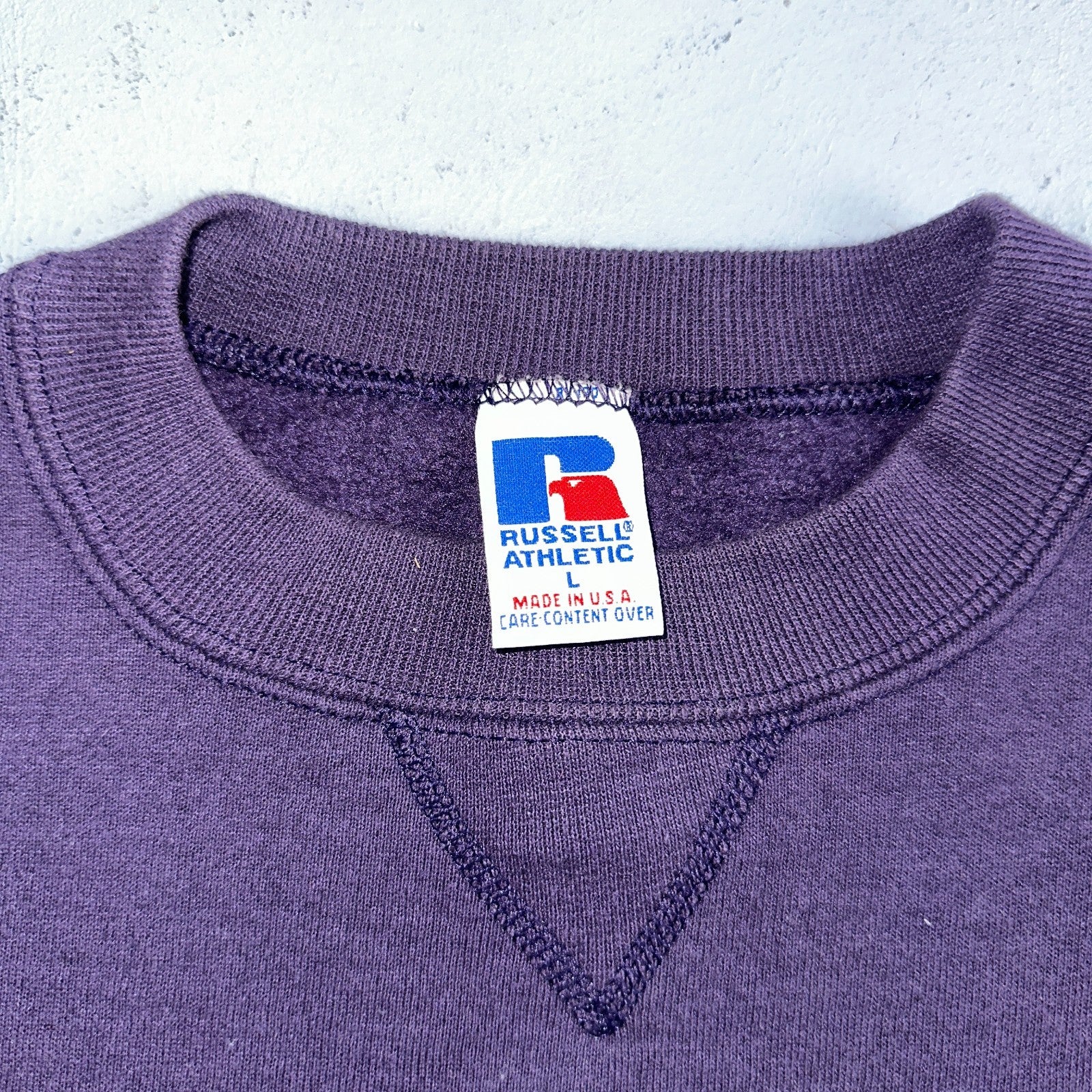 Russell Athletic L USA Sweatshirt 90s VTG Crewneck Purple Basic Blank Essential