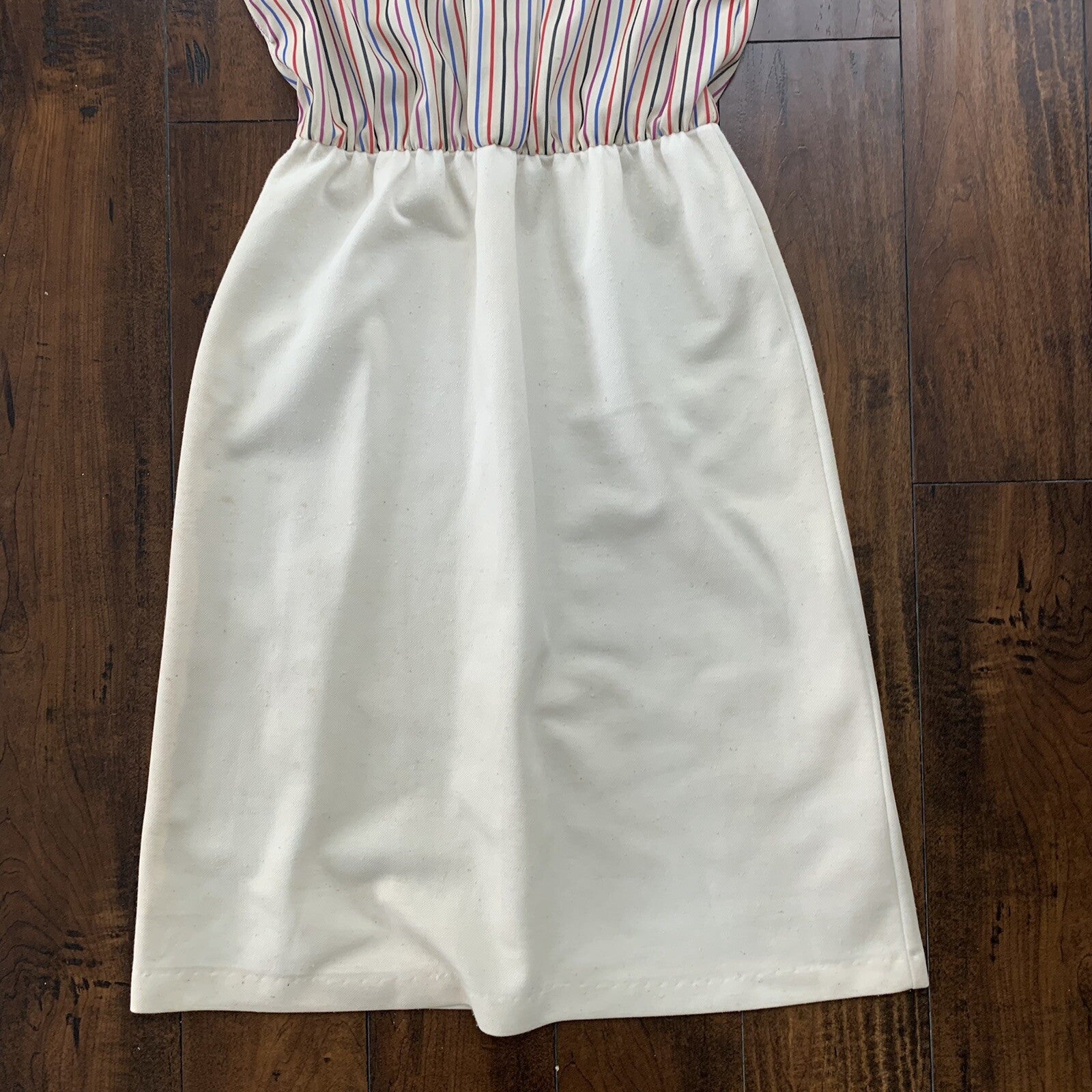 Vintage Mijoi White Striped Business Dress With Short sleeve Shoulder Button 80s
