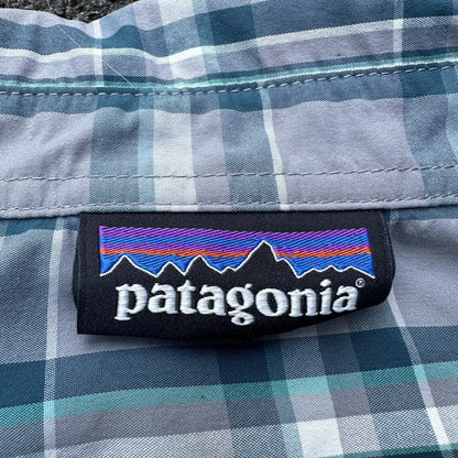 Patagonia Worn Wear Button Up Snap Shirt Short Sleeve Blue Gray Plaid Men Sz 2XL