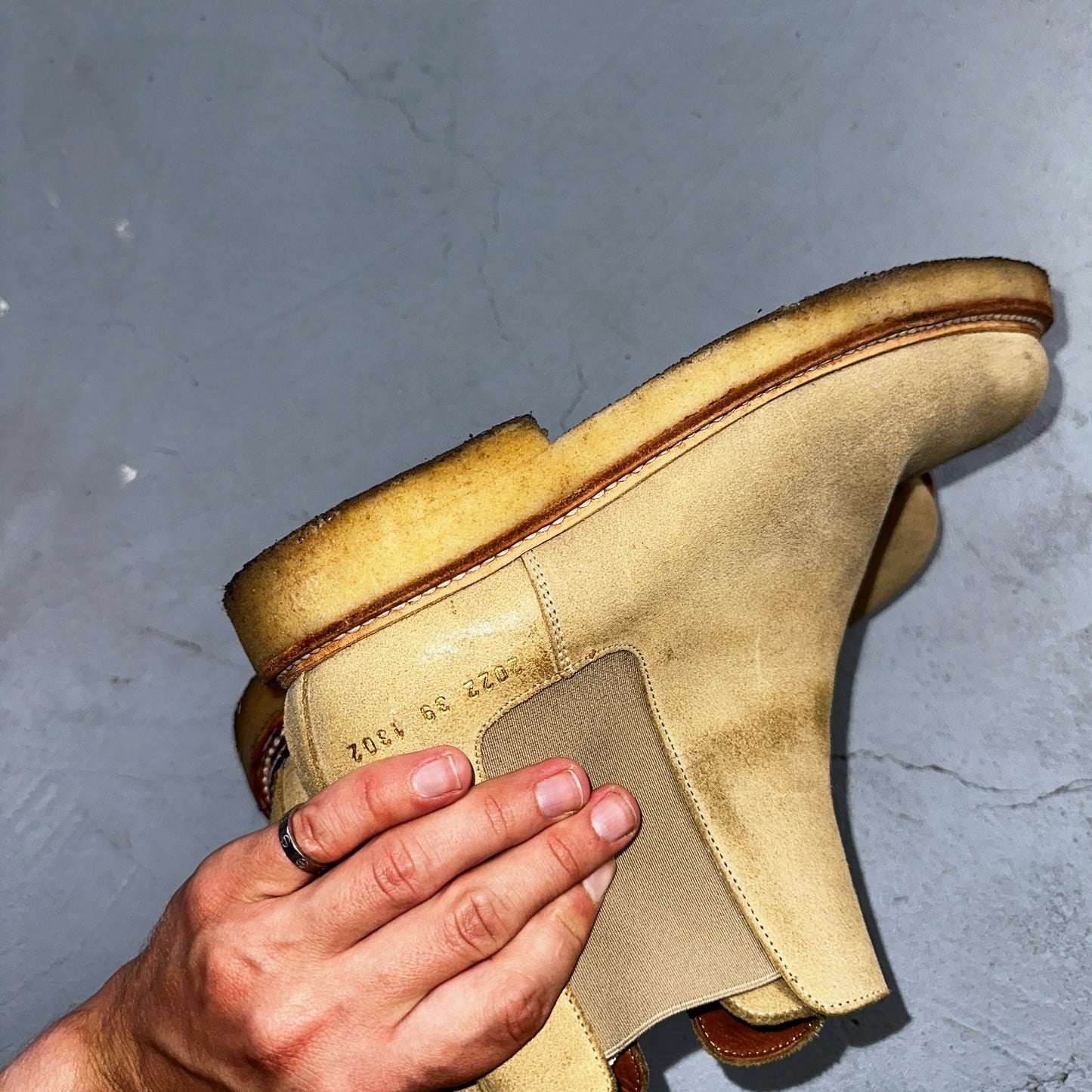 Common Projects Beige Suede Chelsea Workboots Size 39 Mens Tan Authentic