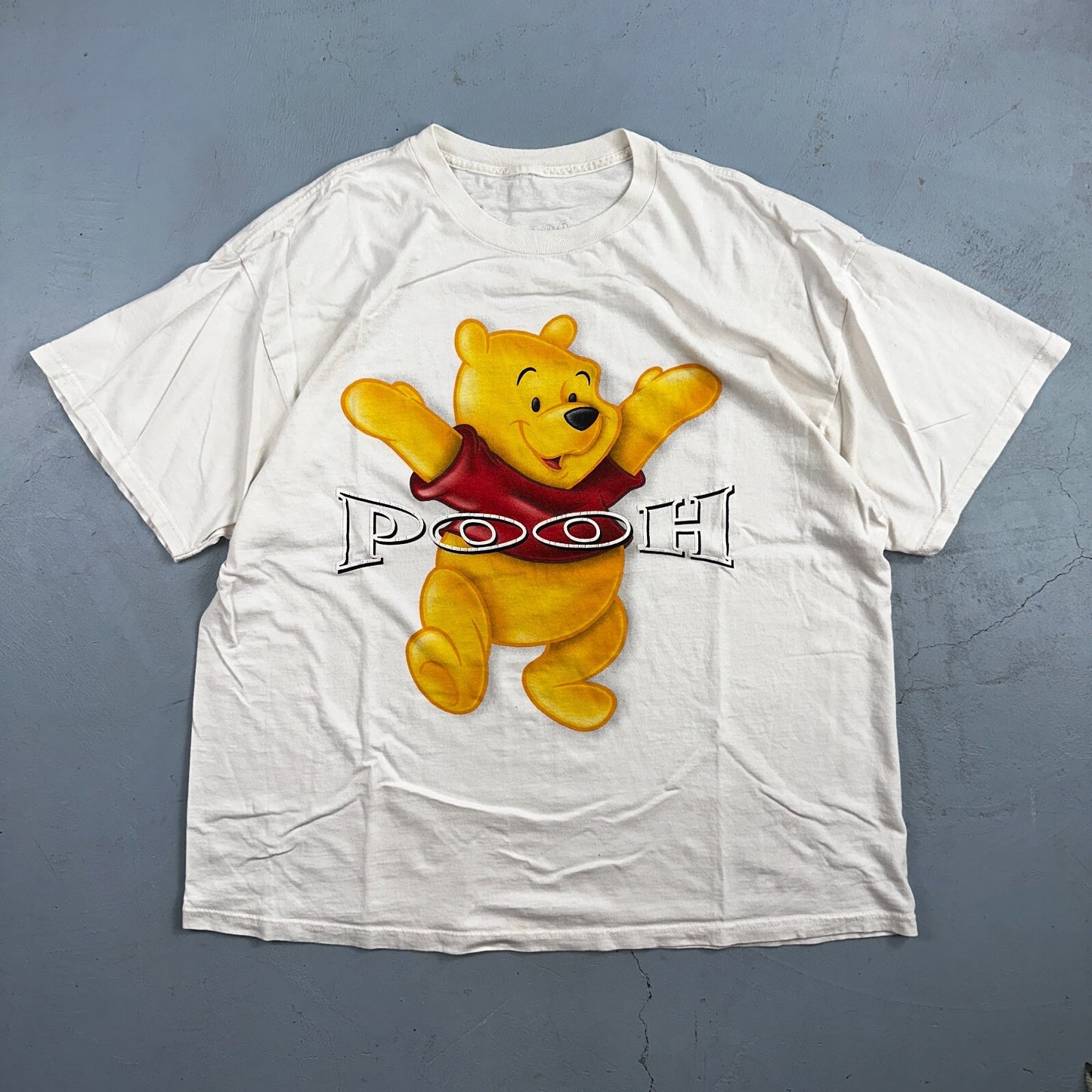 Winnie the Pooh Happy VTG T Shirt Disney Big Print Distressted Disneyland Bear