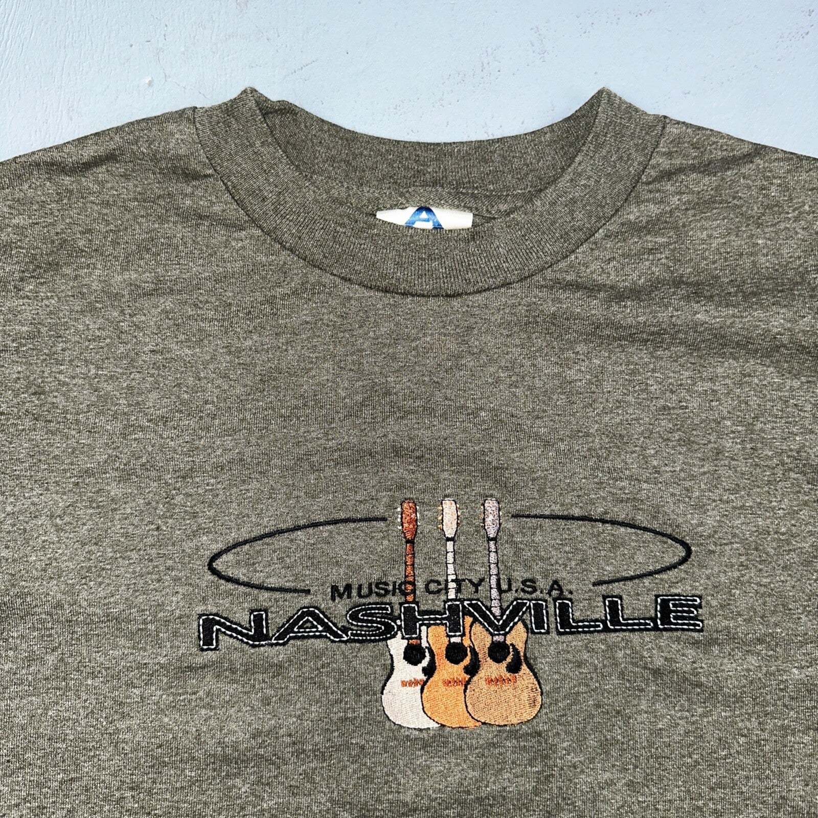 Nashville Music Guitars Acoustic VTG T Shirt Medium Heather Green Y2K 2000s