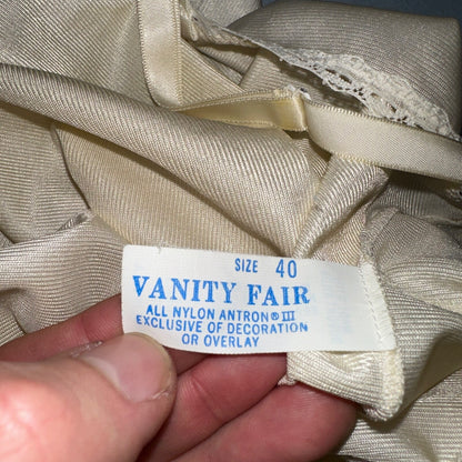 VTG Vanity Fair 1970s Lingerie Slip Dress Sleepwear Full Sweep Crop Lace