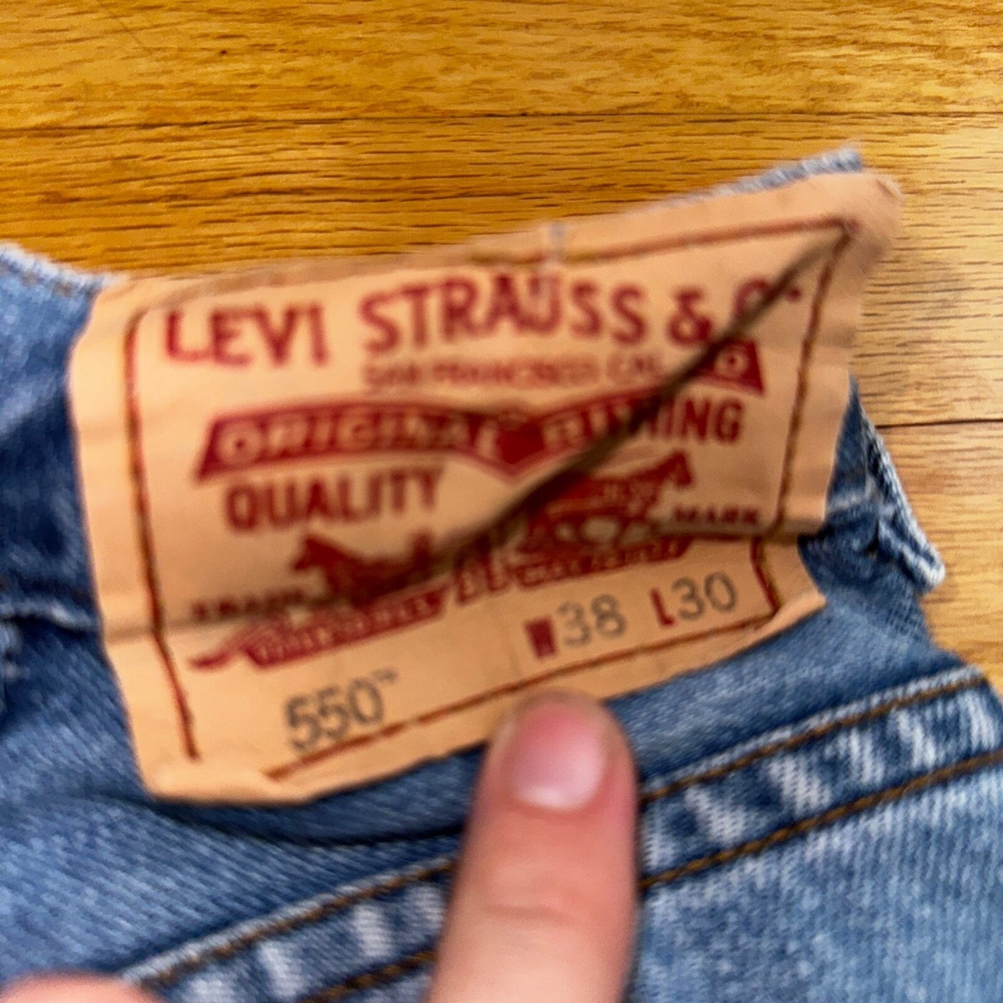 VTG Levi’s 550 Relaxed Fit Jeans Men’s 38x30 Blue Denim Pants 37x26 Hemmed