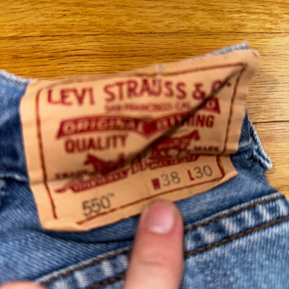 VTG Levi’s 550 Relaxed Fit Jeans Men’s 38x30 Blue Denim Pants 37x26 Hemmed